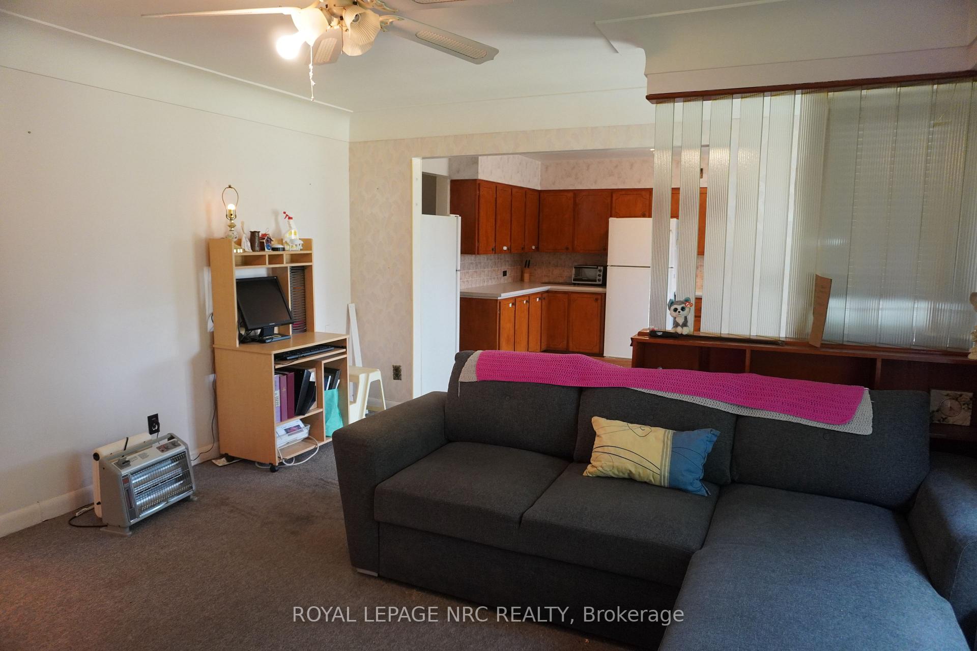 Photo 24 of 120 Golden Boulevard E, Welland, Lincoln/Crowland — HOMEH