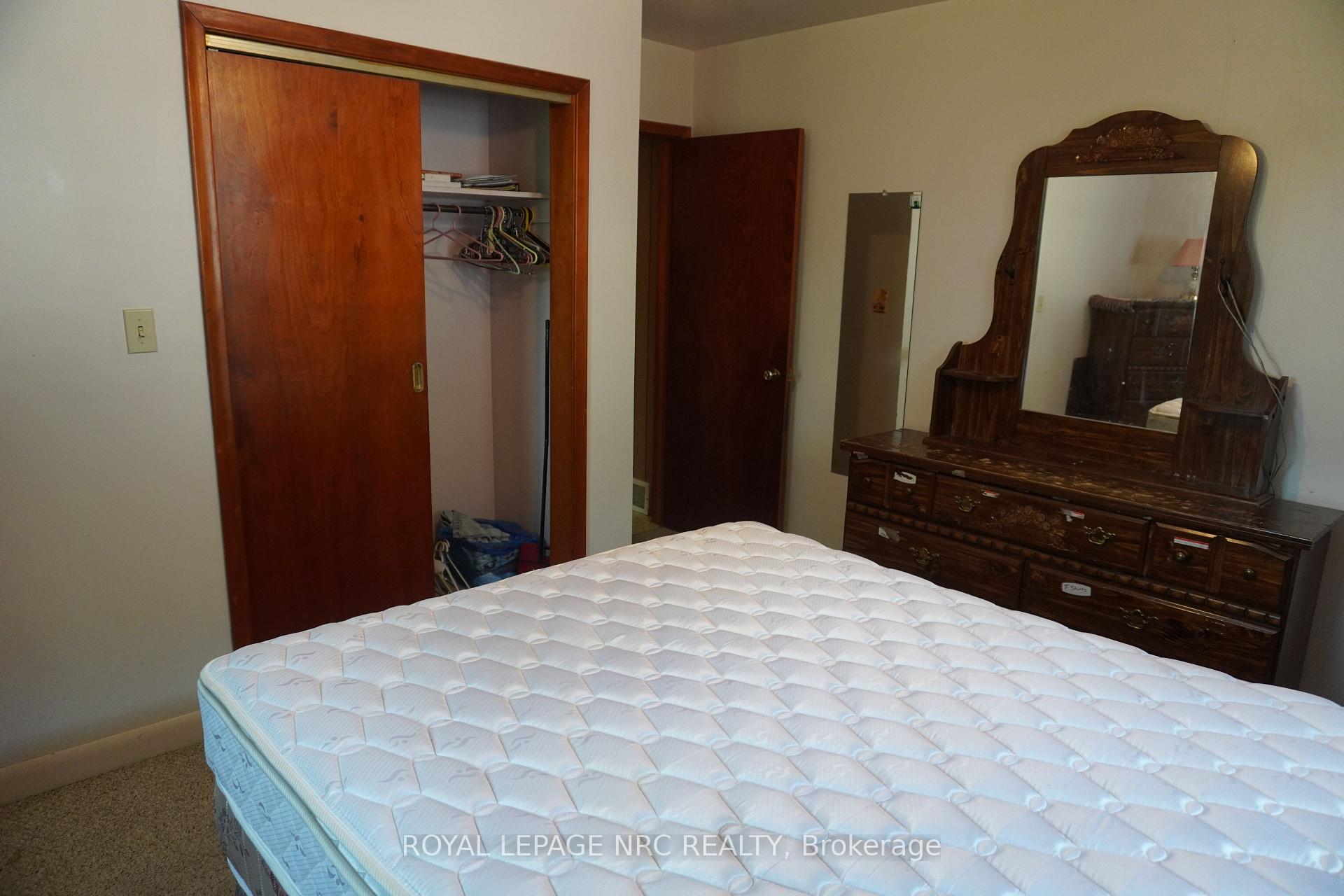 Photo 27 of 120 Golden Boulevard E, Welland, Lincoln/Crowland — HOMEH