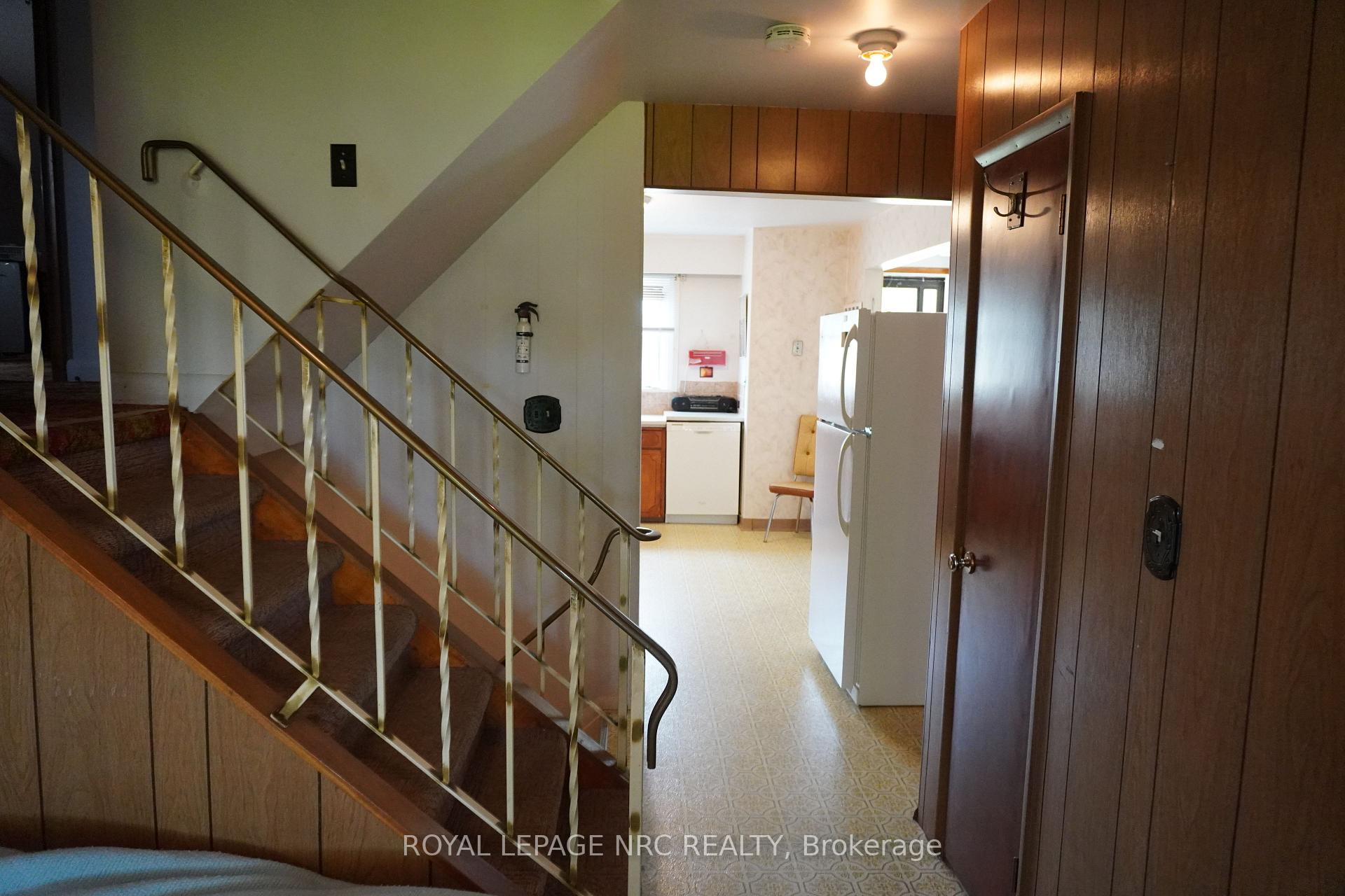 Photo 30 of 120 Golden Boulevard E, Welland, Lincoln/Crowland — HOMEH