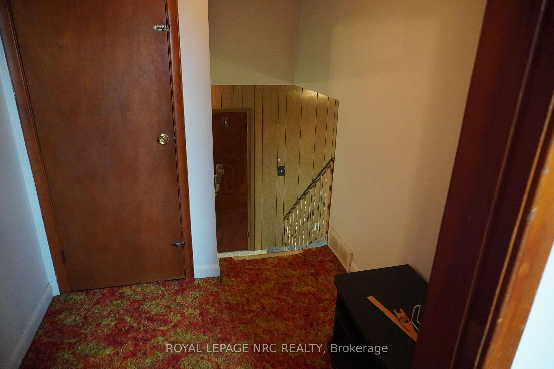 Photo 33 of 120 Golden Boulevard E, Welland, Lincoln/Crowland — HOMEH