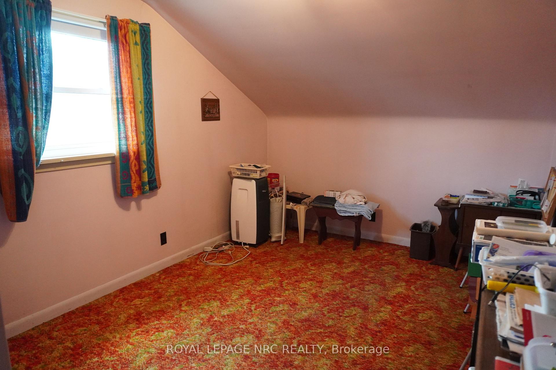 Photo 34 of 120 Golden Boulevard E, Welland, Lincoln/Crowland — HOMEH