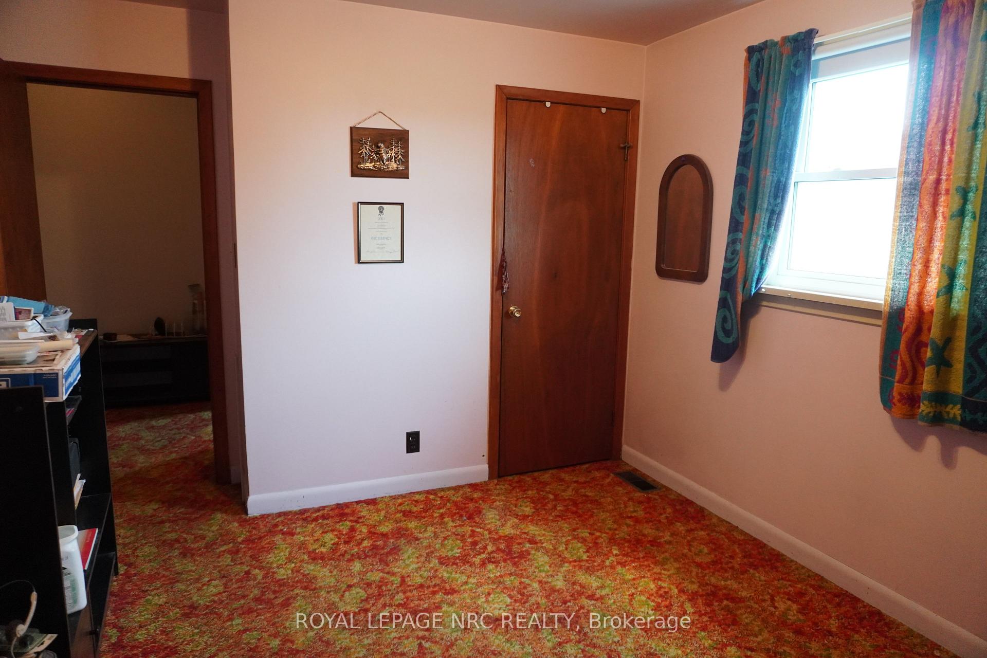 Photo 35 of 120 Golden Boulevard E, Welland, Lincoln/Crowland — HOMEH