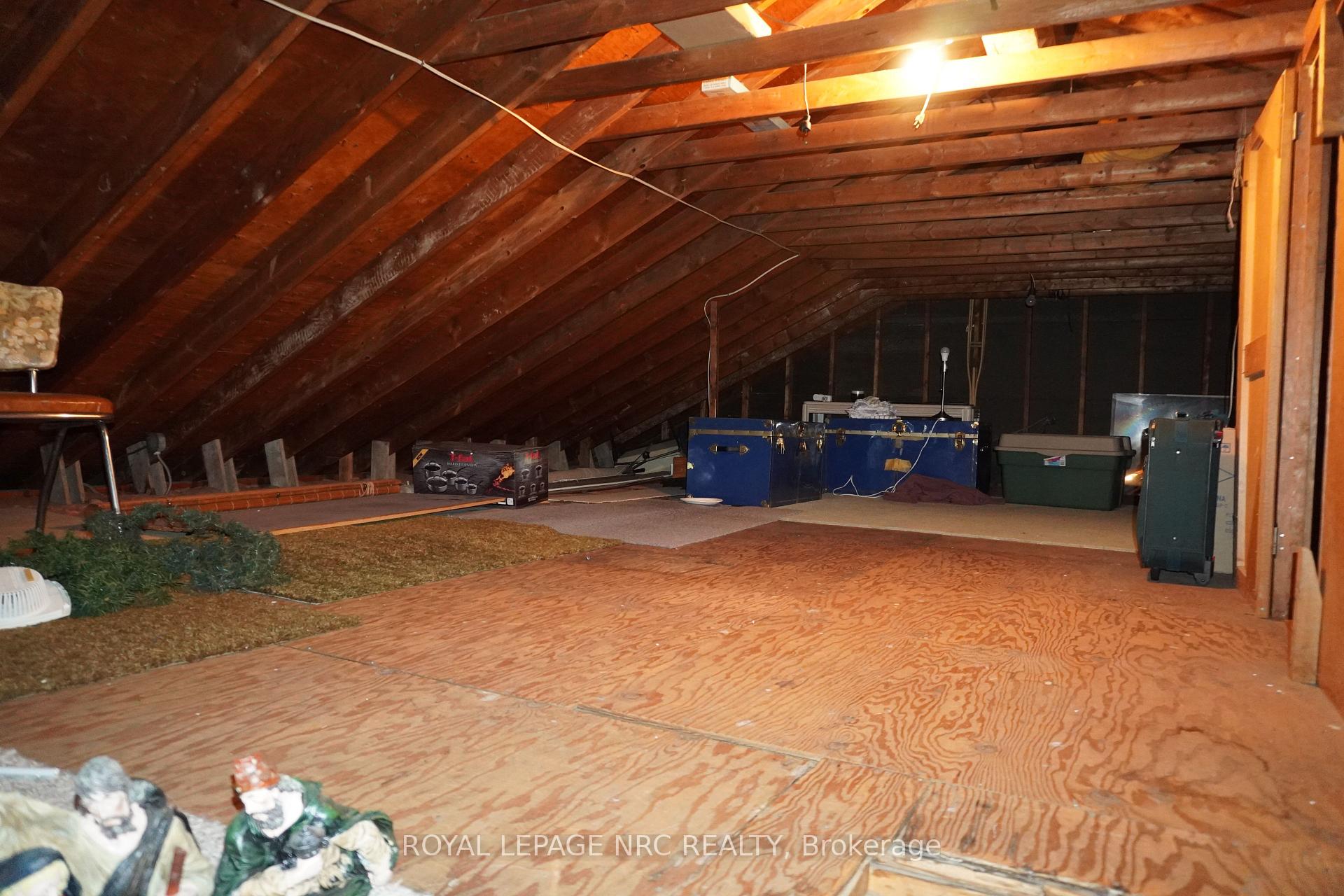Photo 37 of 120 Golden Boulevard E, Welland, Lincoln/Crowland — HOMEH