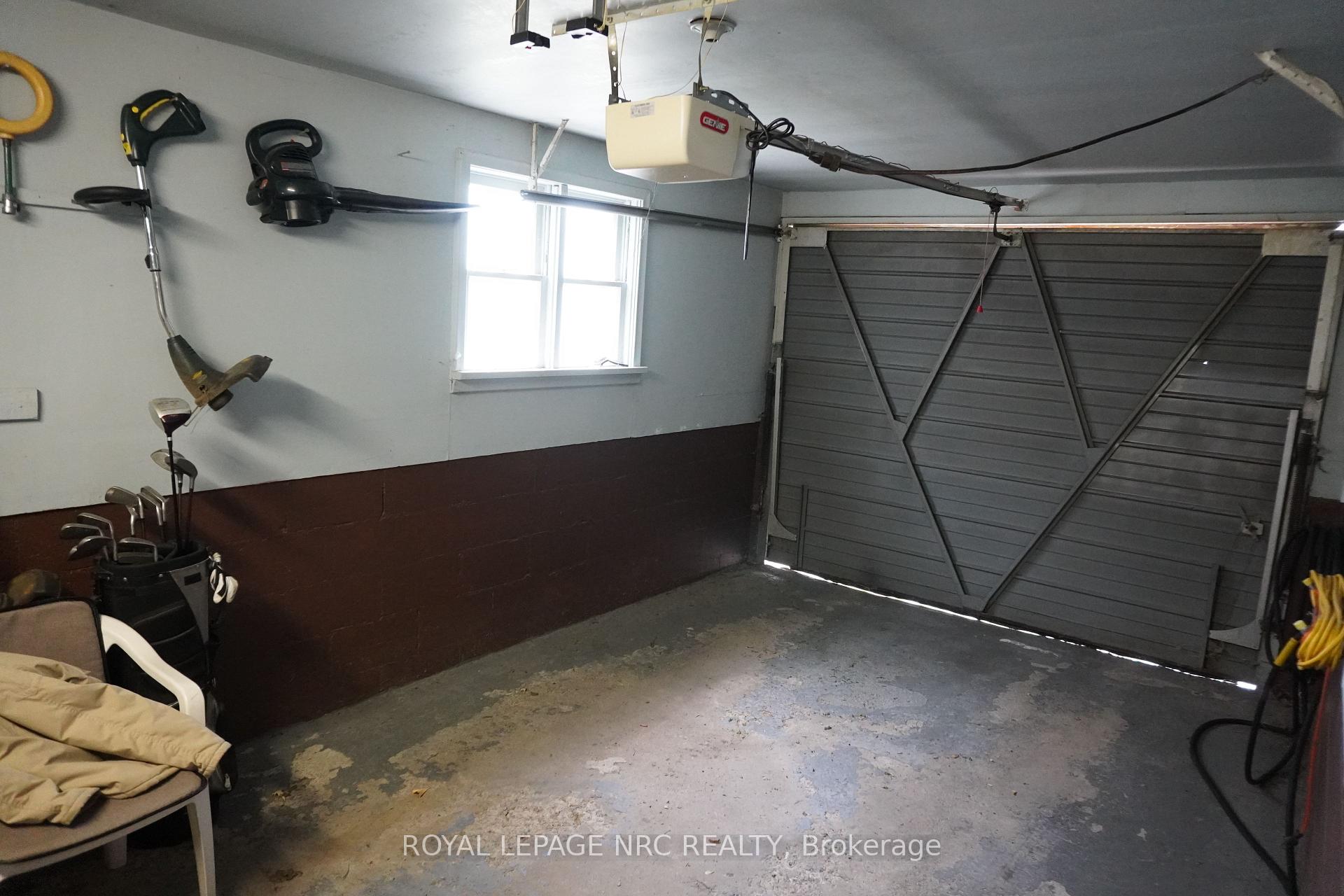 Photo 38 of 120 Golden Boulevard E, Welland, Lincoln/Crowland — HOMEH