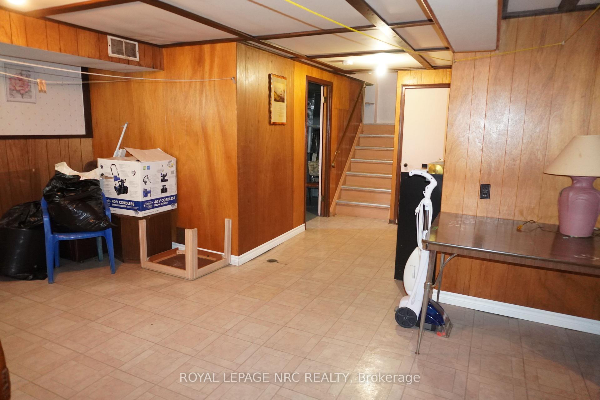 Photo 43 of 120 Golden Boulevard E, Welland, Lincoln/Crowland — HOMEH