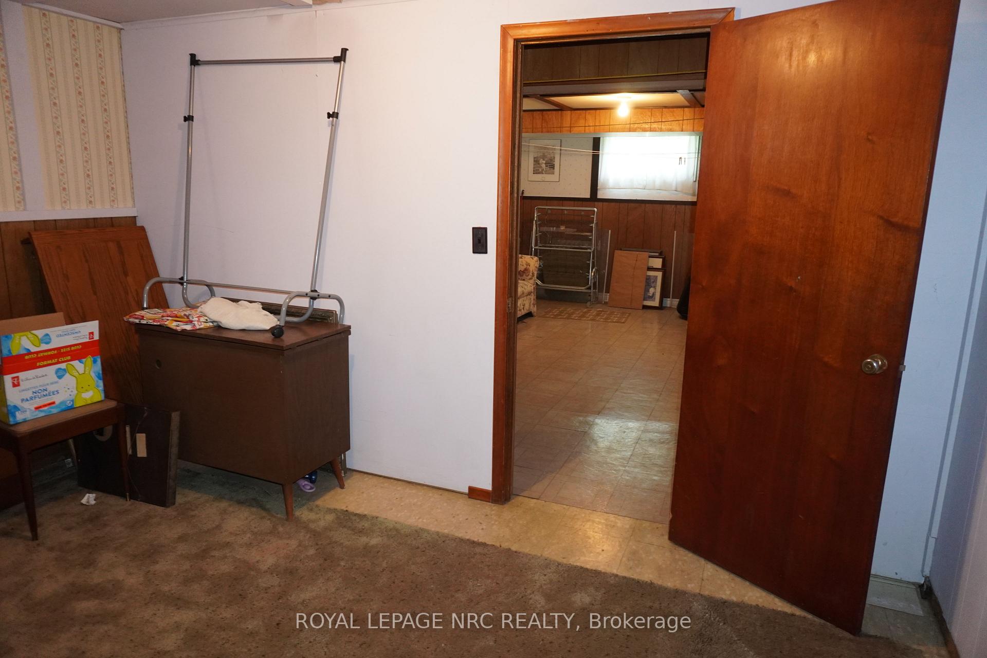 Photo 45 of 120 Golden Boulevard E, Welland, Lincoln/Crowland — HOMEH
