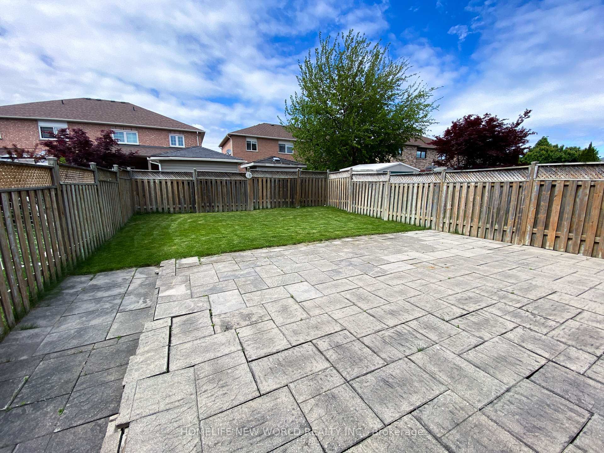 Photo 7 of Unit Main/Upper, 22 Corkwood Crescent, Vaughan, Maple — HOMEH