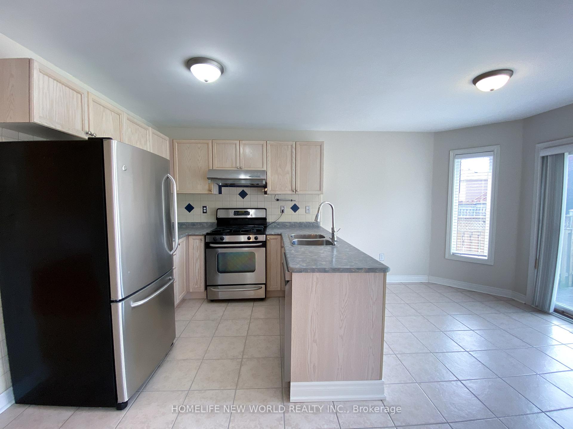 Photo 10 of Unit Main/Upper, 22 Corkwood Crescent, Vaughan, Maple — HOMEH
