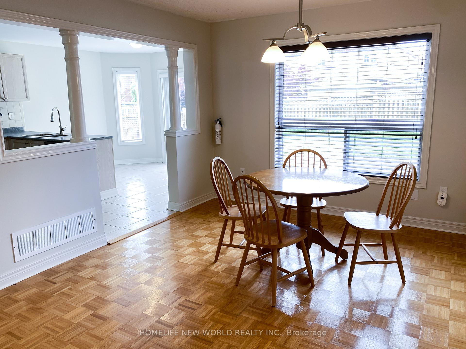 Photo 12 of Unit Main/Upper, 22 Corkwood Crescent, Vaughan, Maple — HOMEH