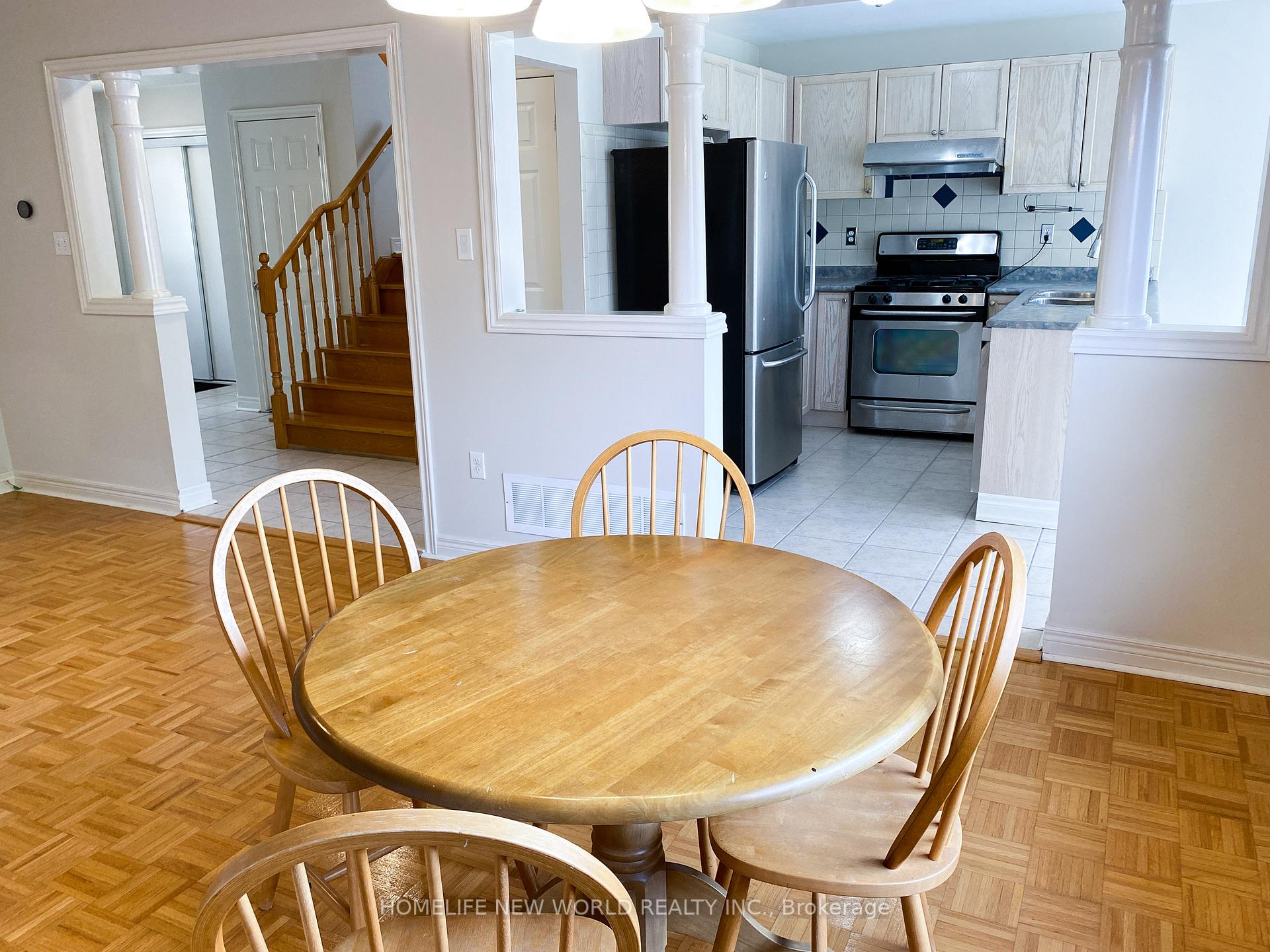 Photo 13 of Unit Main/Upper, 22 Corkwood Crescent, Vaughan, Maple — HOMEH