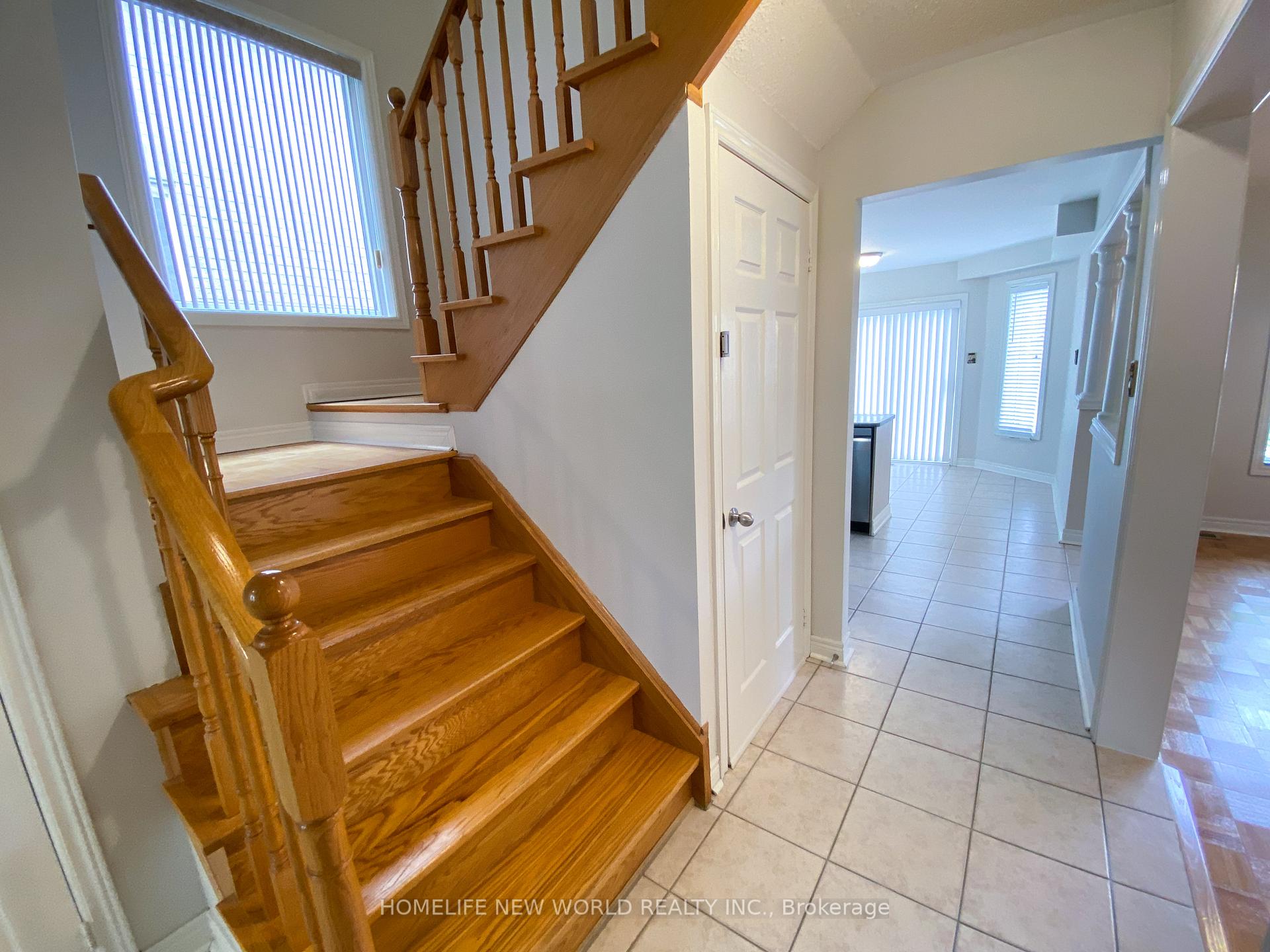 Photo 15 of Unit Main/Upper, 22 Corkwood Crescent, Vaughan, Maple — HOMEH