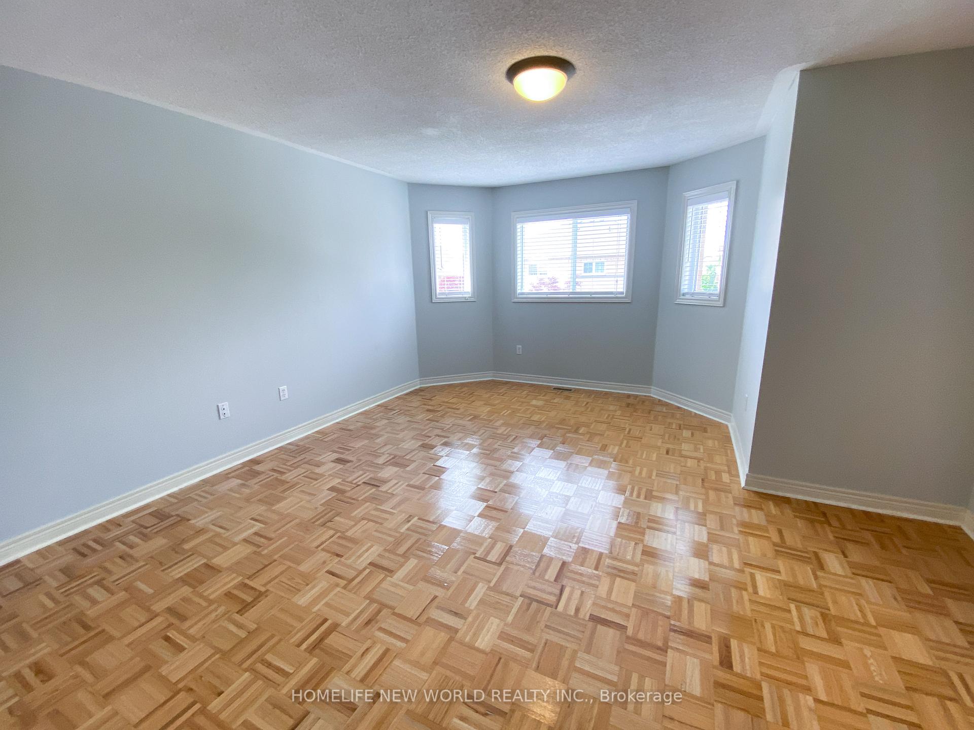 Photo 16 of Unit Main/Upper, 22 Corkwood Crescent, Vaughan, Maple — HOMEH