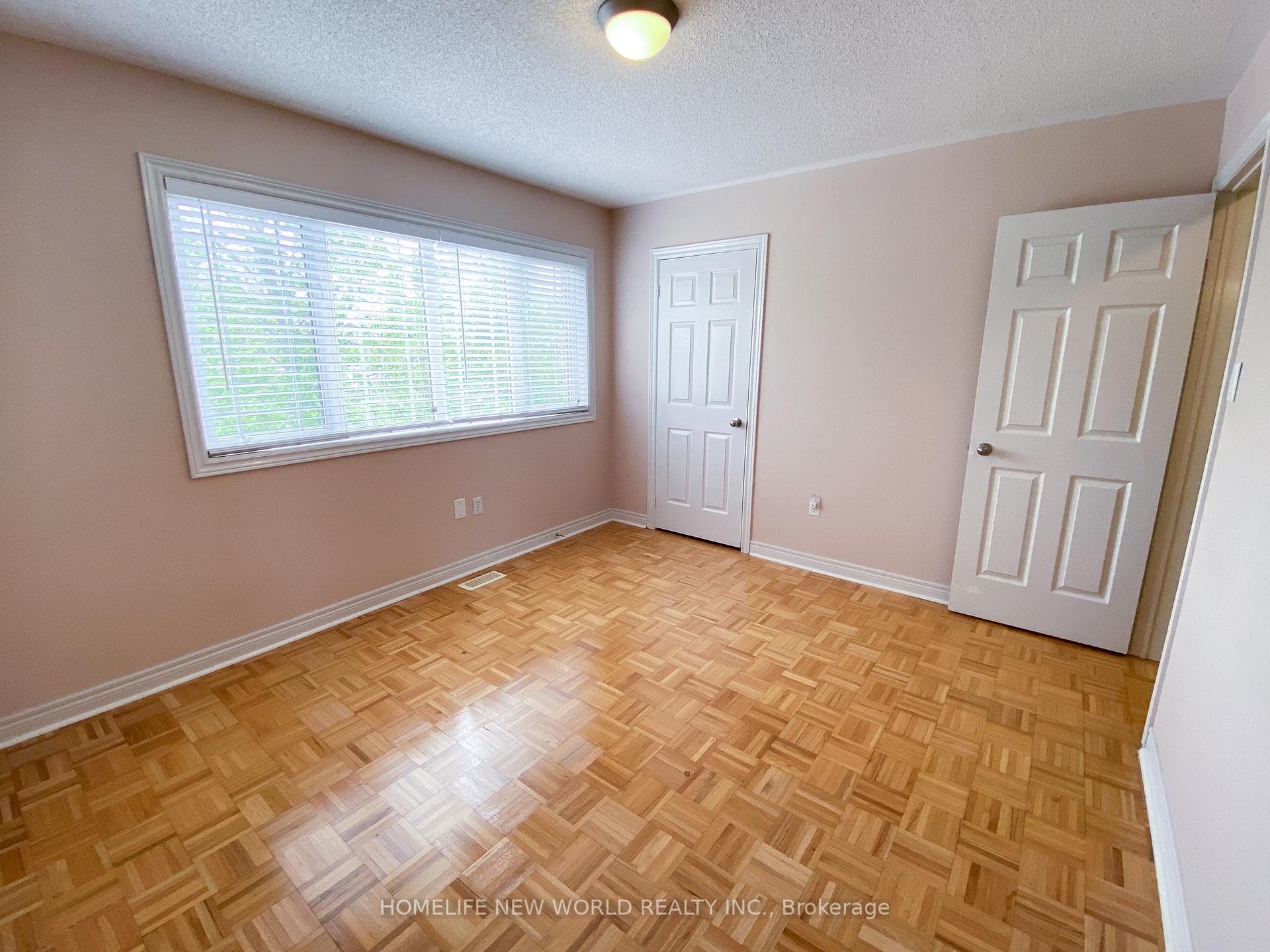 Photo 22 of Unit Main/Upper, 22 Corkwood Crescent, Vaughan, Maple — HOMEH