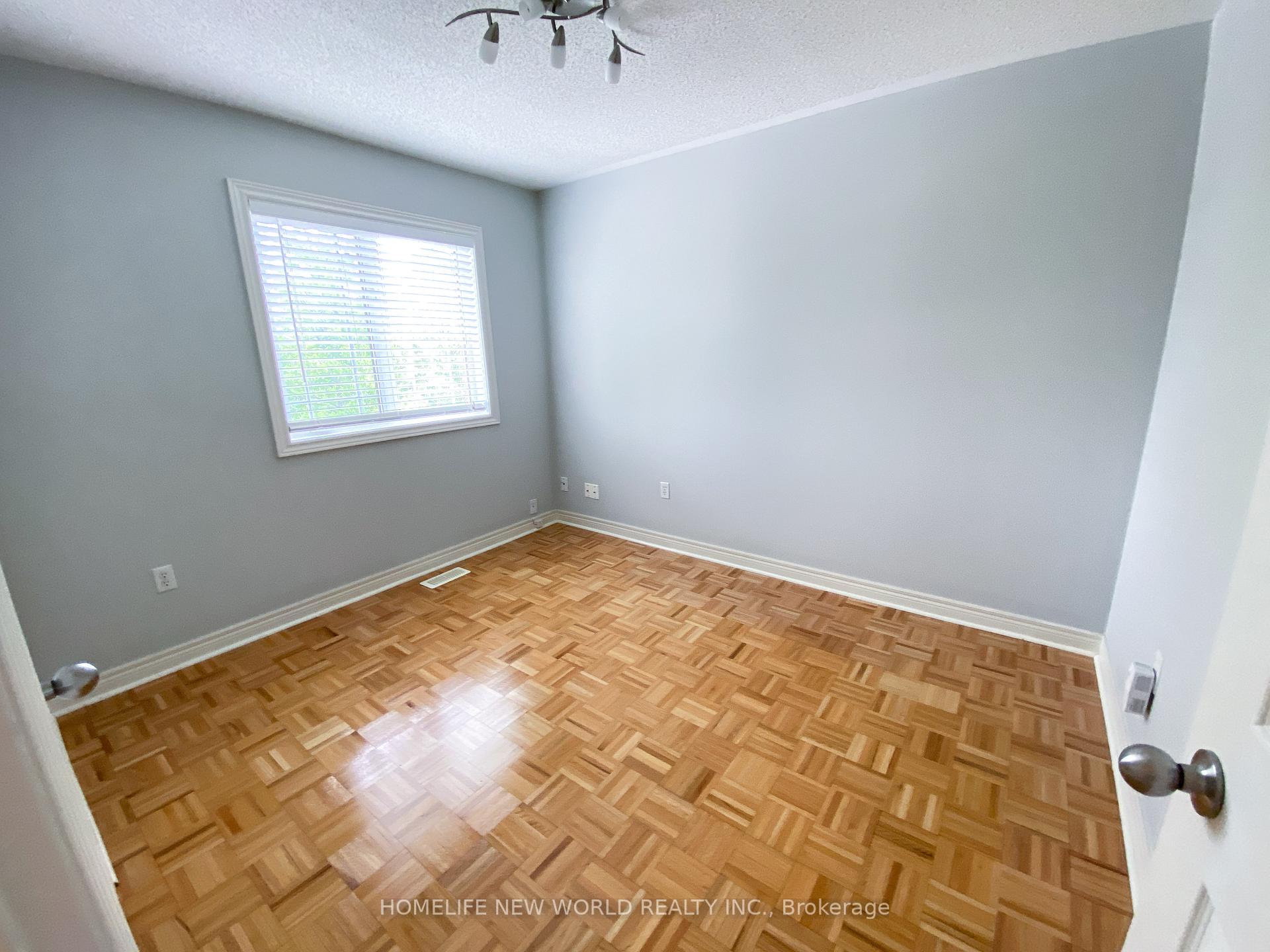 Photo 24 of Unit Main/Upper, 22 Corkwood Crescent, Vaughan, Maple — HOMEH