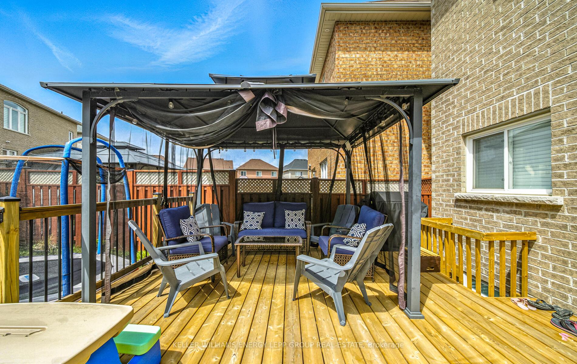 Photo 8 of 15 Bellotti Crescent, Ajax, Northeast Ajax — HOMEH