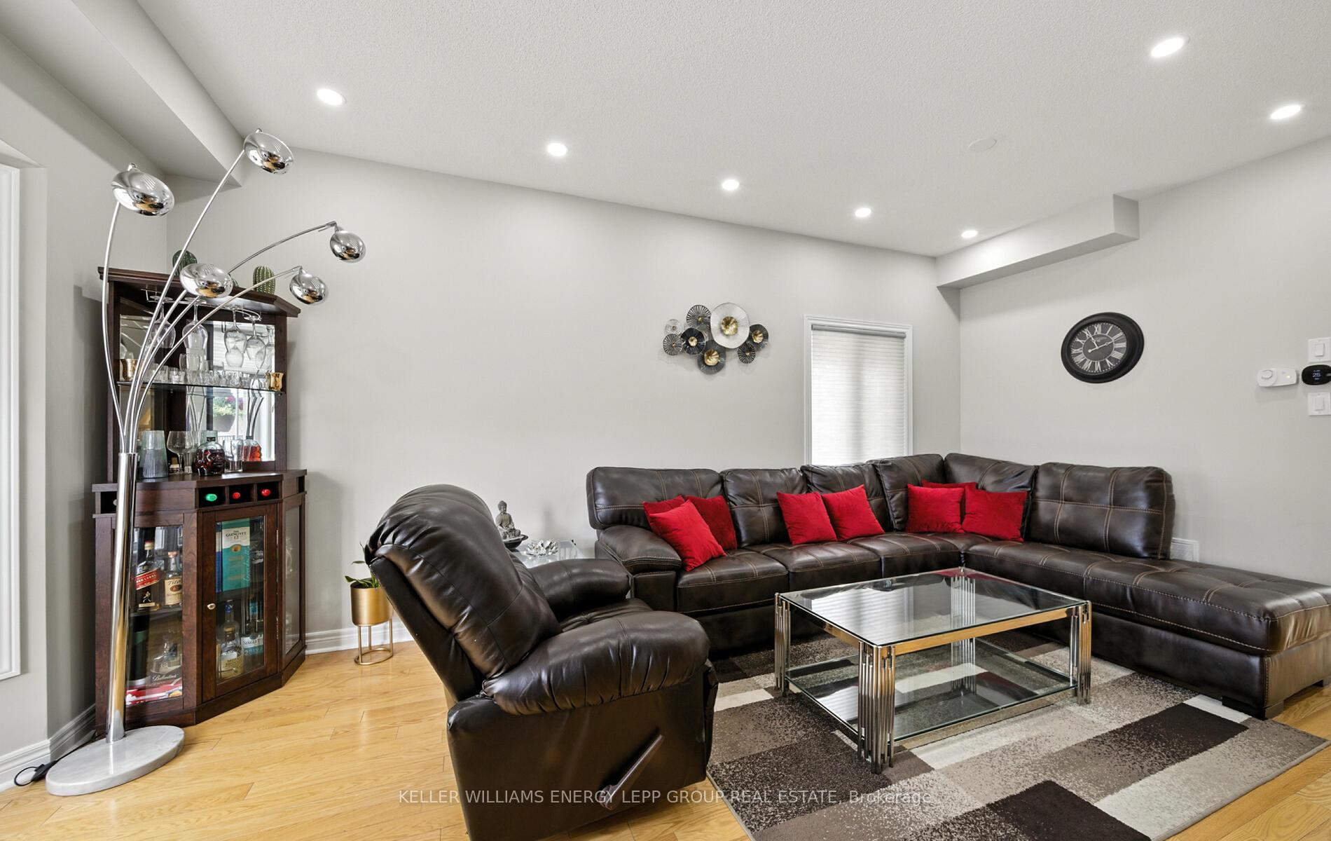 Photo 9 of 15 Bellotti Crescent, Ajax, Northeast Ajax — HOMEH