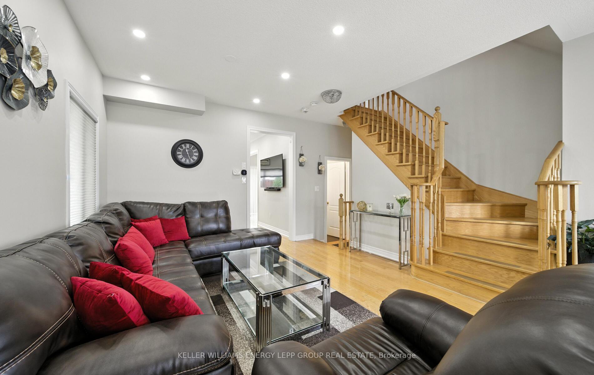 Photo 13 of 15 Bellotti Crescent, Ajax, Northeast Ajax — HOMEH