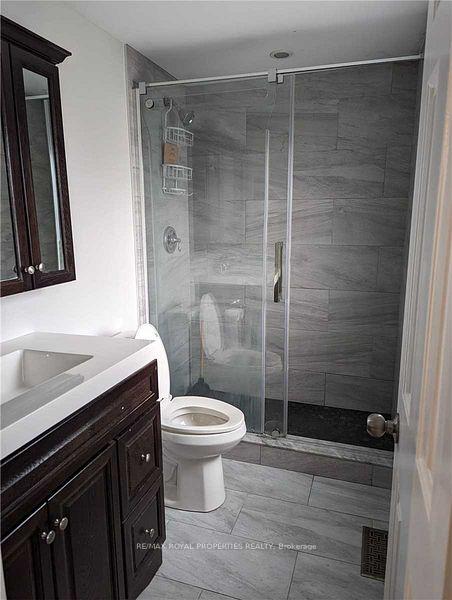 Photo 10 of 834 White Ash Drive, Whitby, Williamsburg — HOMEH