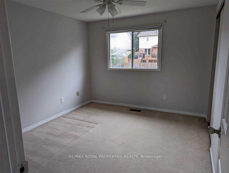 Photo 12 of 834 White Ash Drive, Whitby, Williamsburg — HOMEH