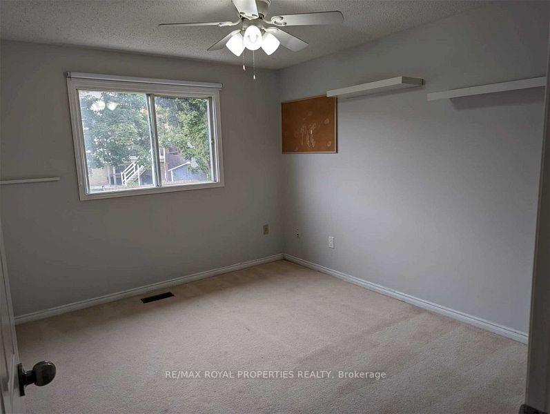 Photo 13 of 834 White Ash Drive, Whitby, Williamsburg — HOMEH
