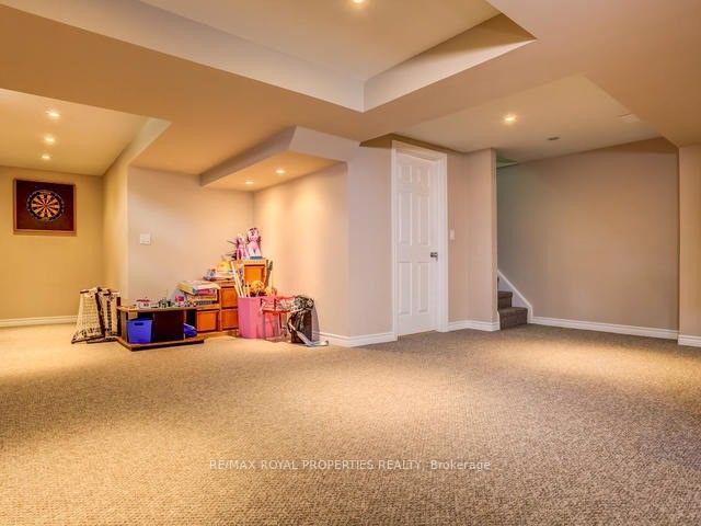 Photo 15 of 834 White Ash Drive, Whitby, Williamsburg — HOMEH