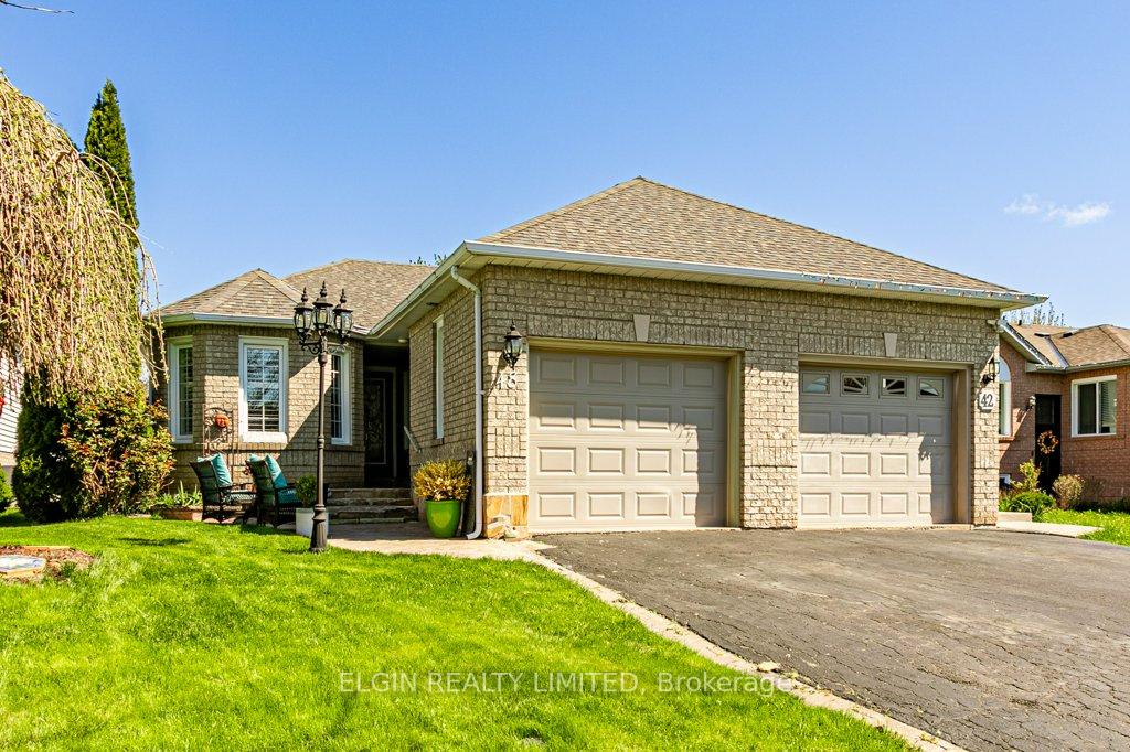 Photo 2 of 48 Jackson Court W, Welland, N. Welland — HOMEH