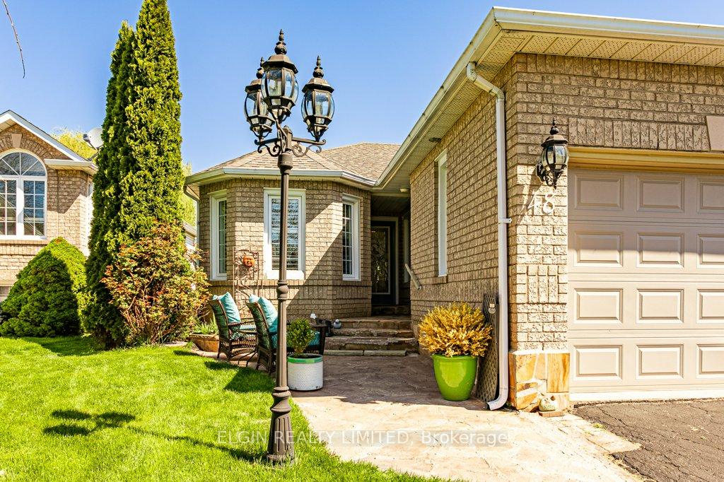 Photo 3 of 48 Jackson Court W, Welland, N. Welland — HOMEH