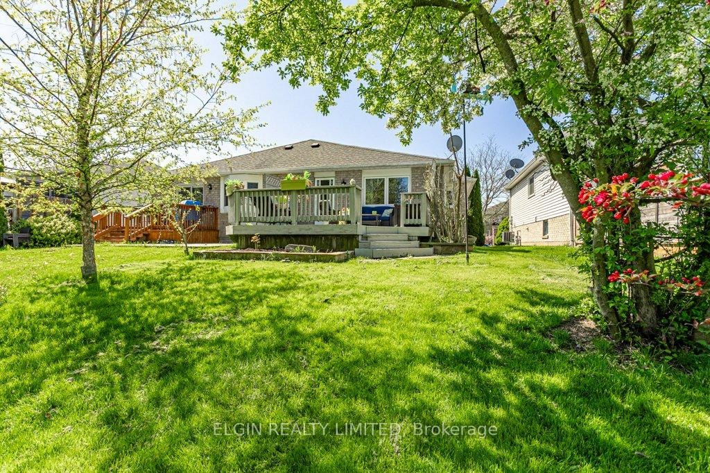 Photo 32 of 48 Jackson Court W, Welland, N. Welland — HOMEH