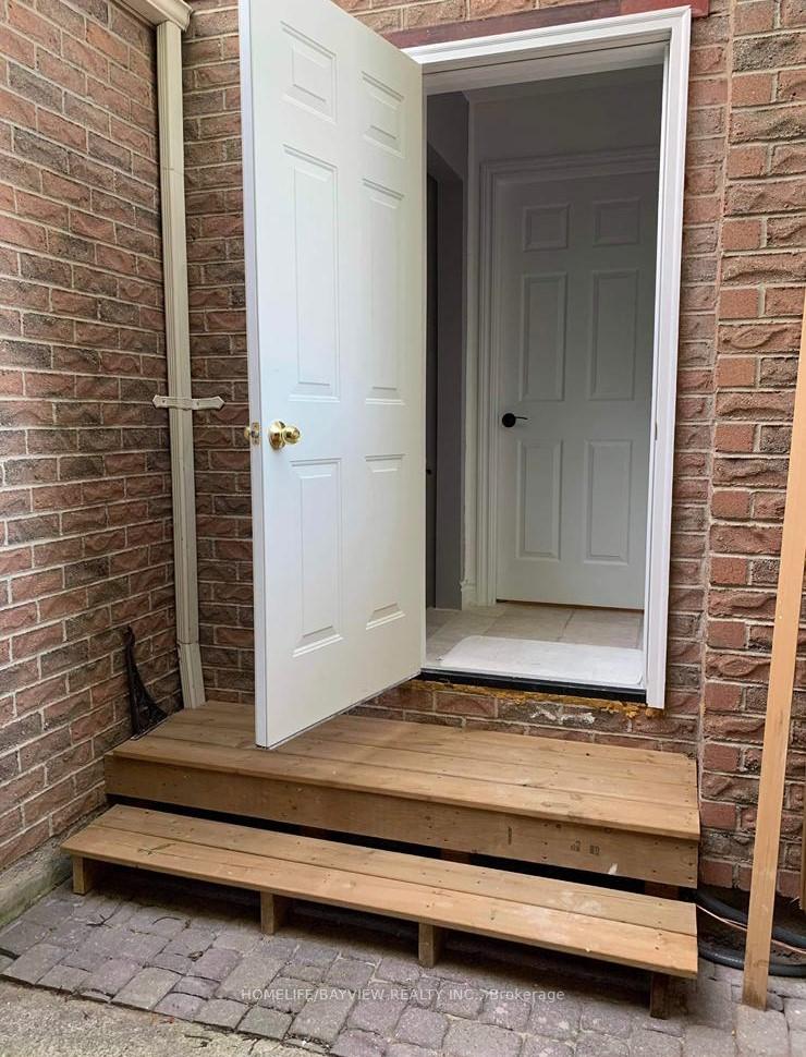 Photo 2 of Unit Basement, 59 Nisbet Drive, Aurora, Aurora Highlands — HOMEH