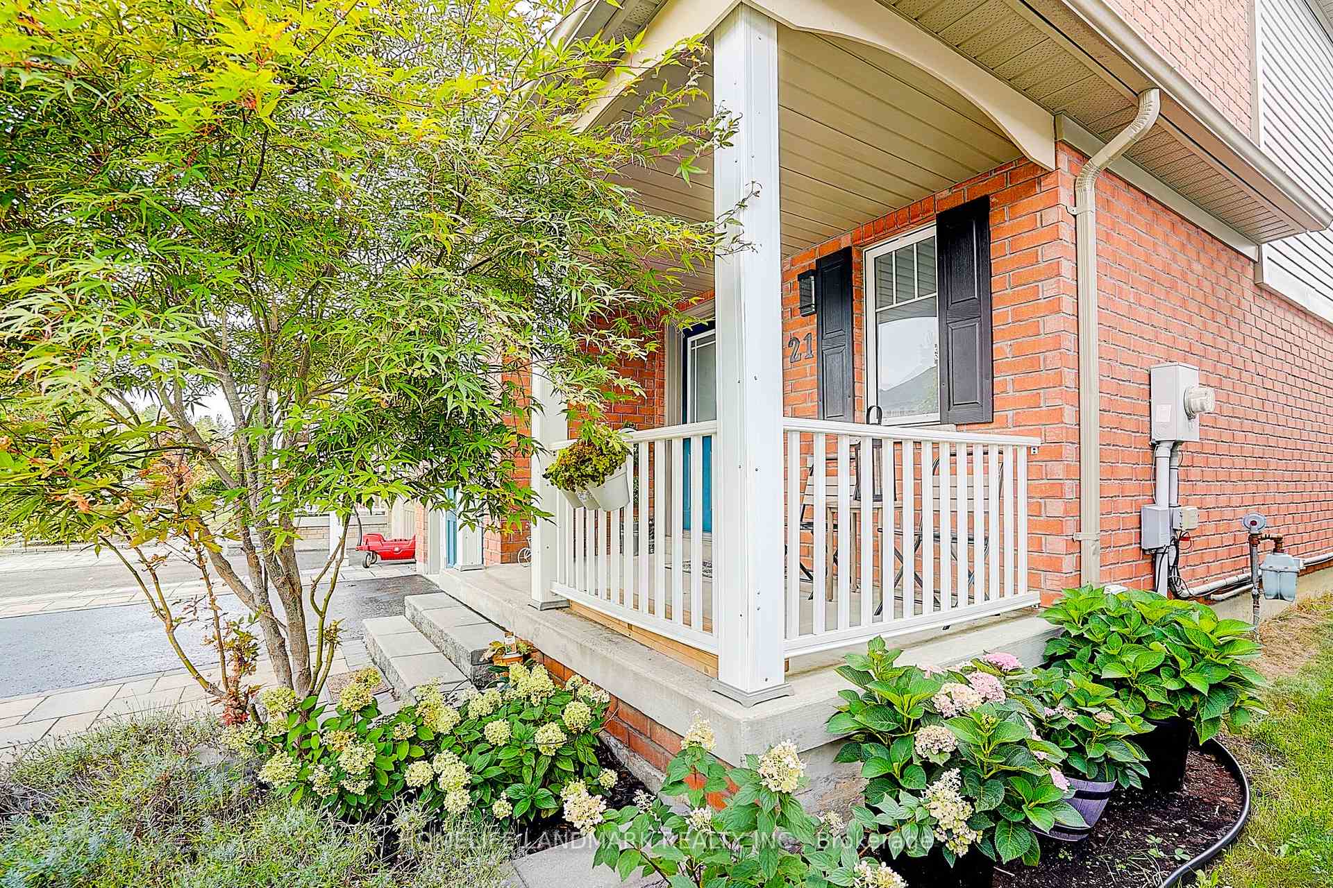 Photo 4 of 21 Donlevy Crescent, Whitby, Taunton North — HOMEH