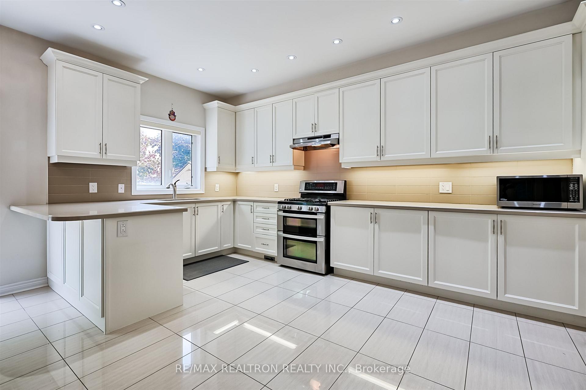 Photo 10 of 27 Ironbark Court, Vaughan, Patterson — HOMEH