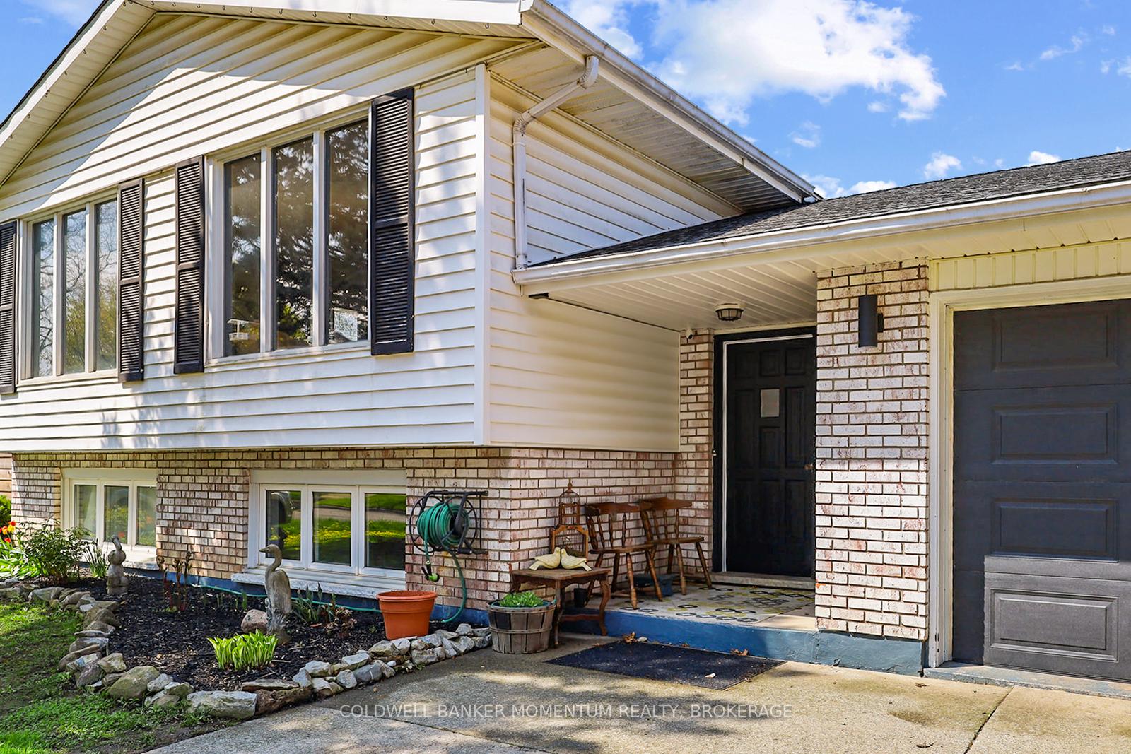 Photo 3 of 103 Glenayr Place, Welland, N. Welland — HOMEH