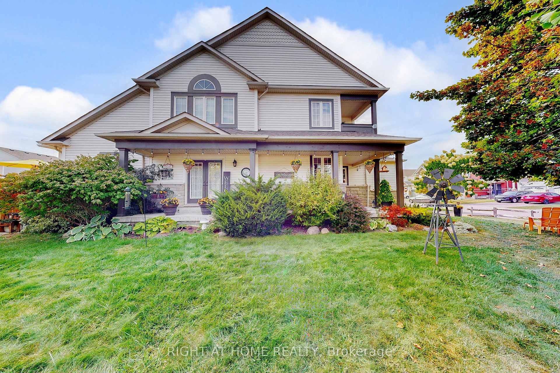 Photo 4 of 58 Mikayla Crescent, Whitby, Brooklin — HOMEH