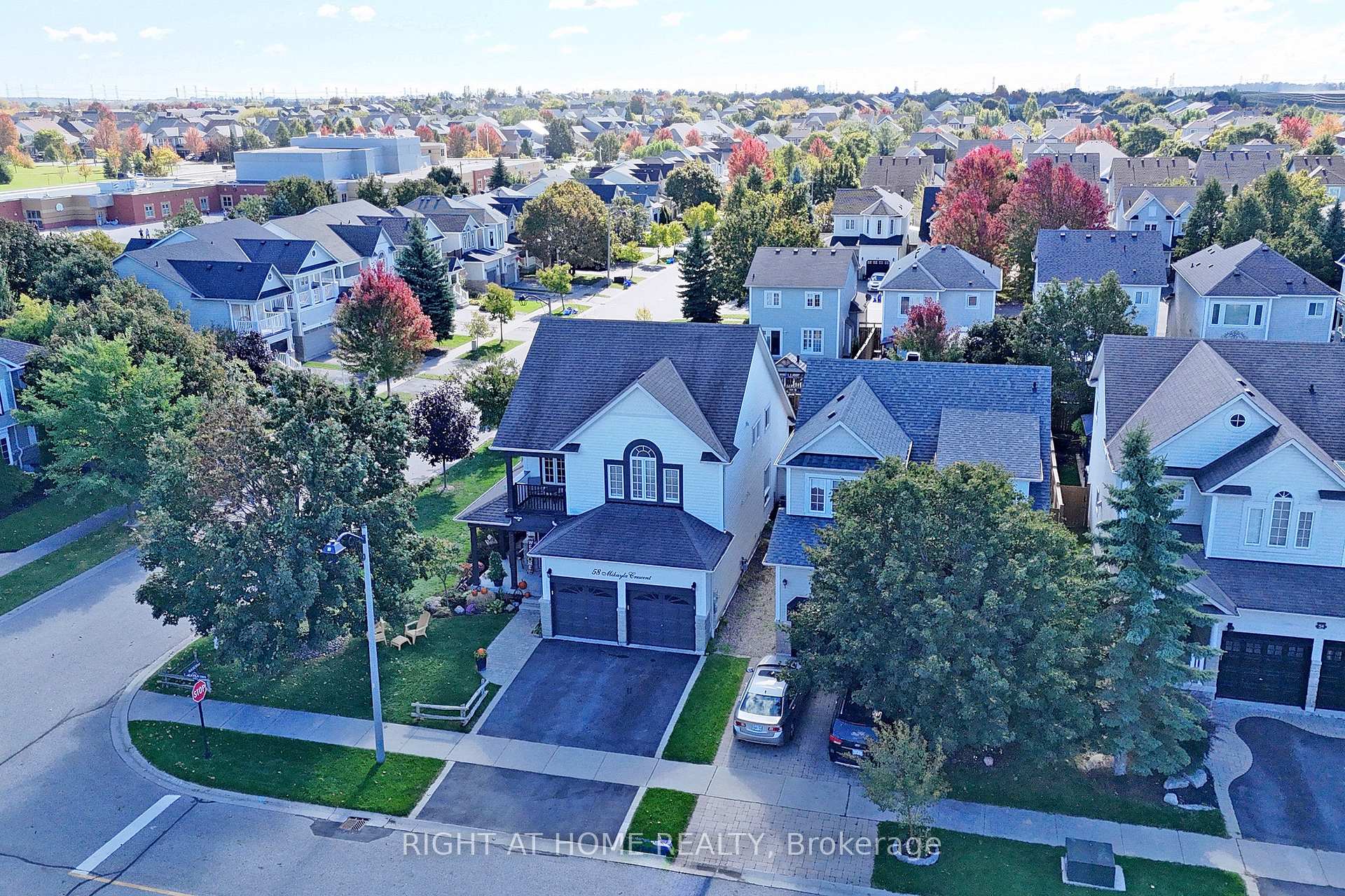 Photo 6 of 58 Mikayla Crescent, Whitby, Brooklin — HOMEH