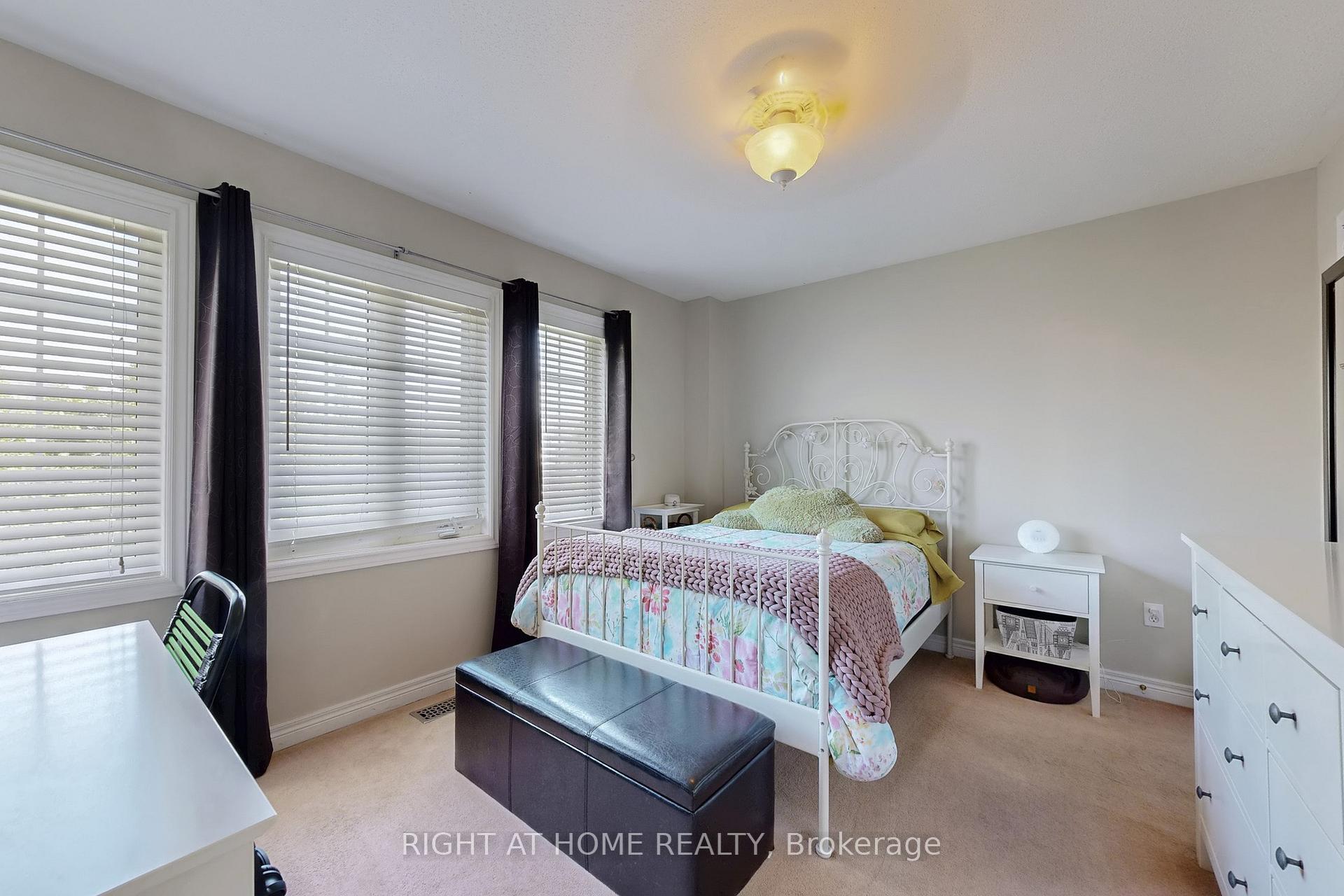 Photo 33 of 58 Mikayla Crescent, Whitby, Brooklin — HOMEH