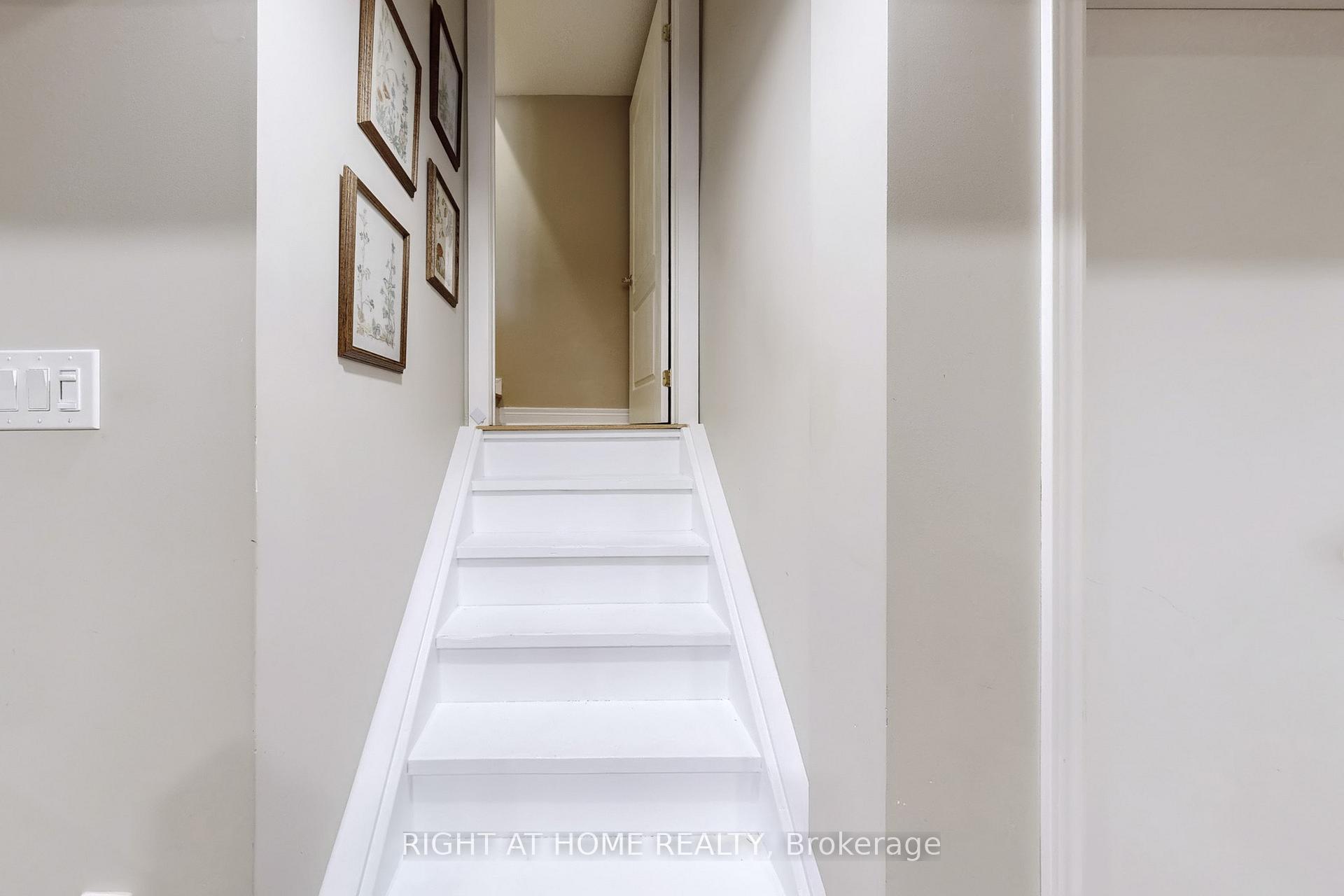 Photo 37 of 58 Mikayla Crescent, Whitby, Brooklin — HOMEH