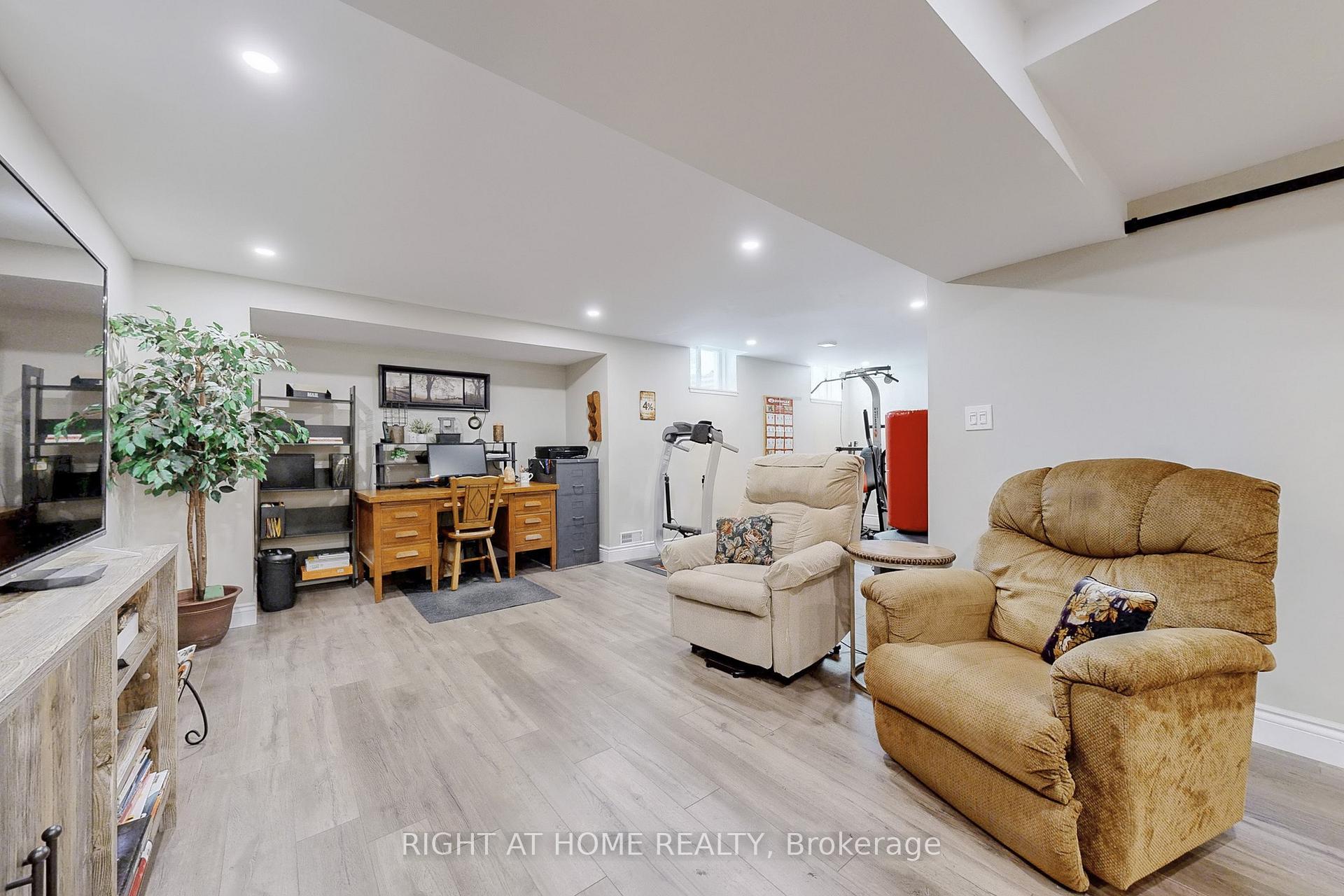Photo 41 of 58 Mikayla Crescent, Whitby, Brooklin — HOMEH