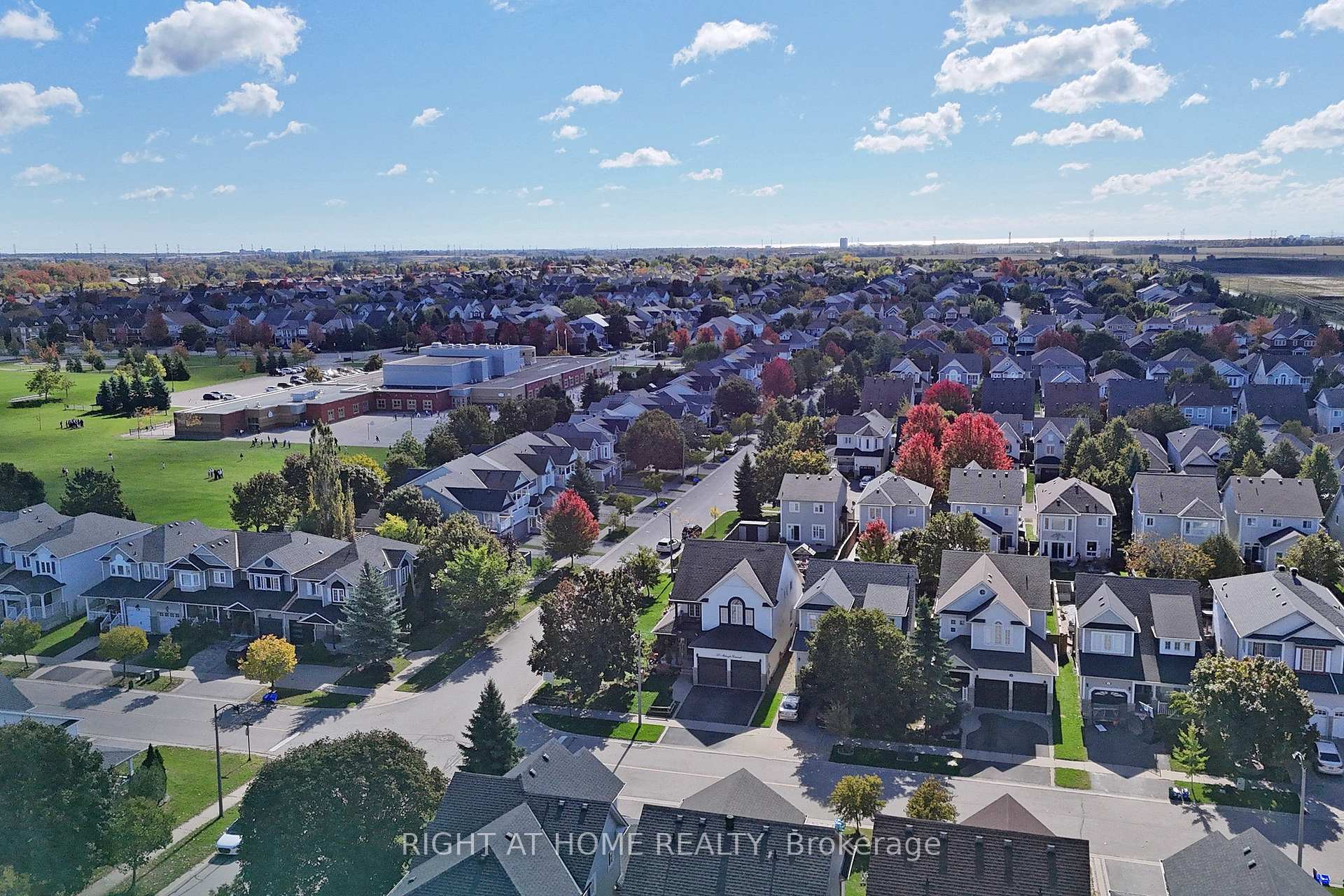 Photo 50 of 58 Mikayla Crescent, Whitby, Brooklin — HOMEH