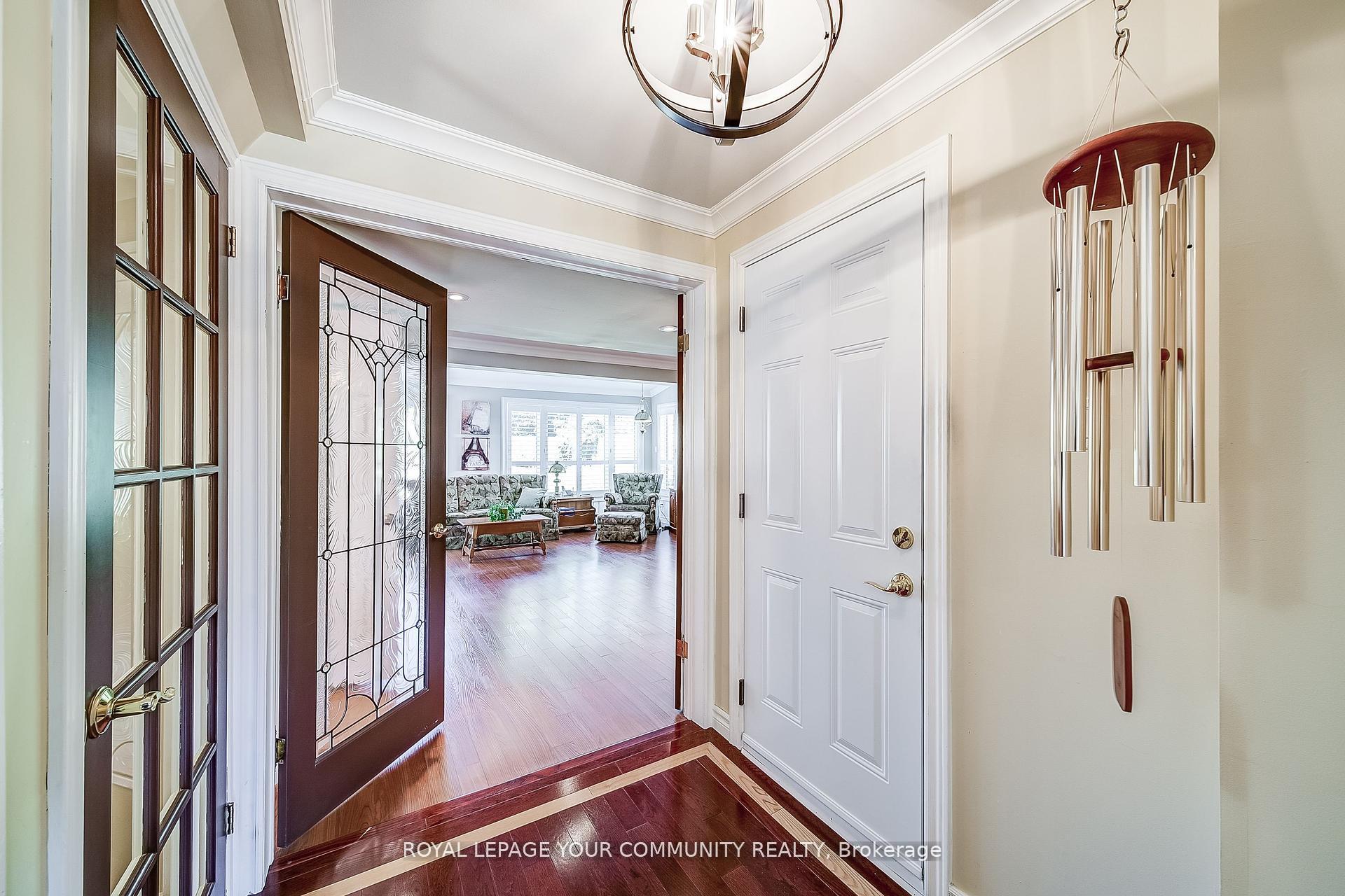 Photo 6 of 36 Devins Drive, Aurora, Aurora Heights — HOMEH