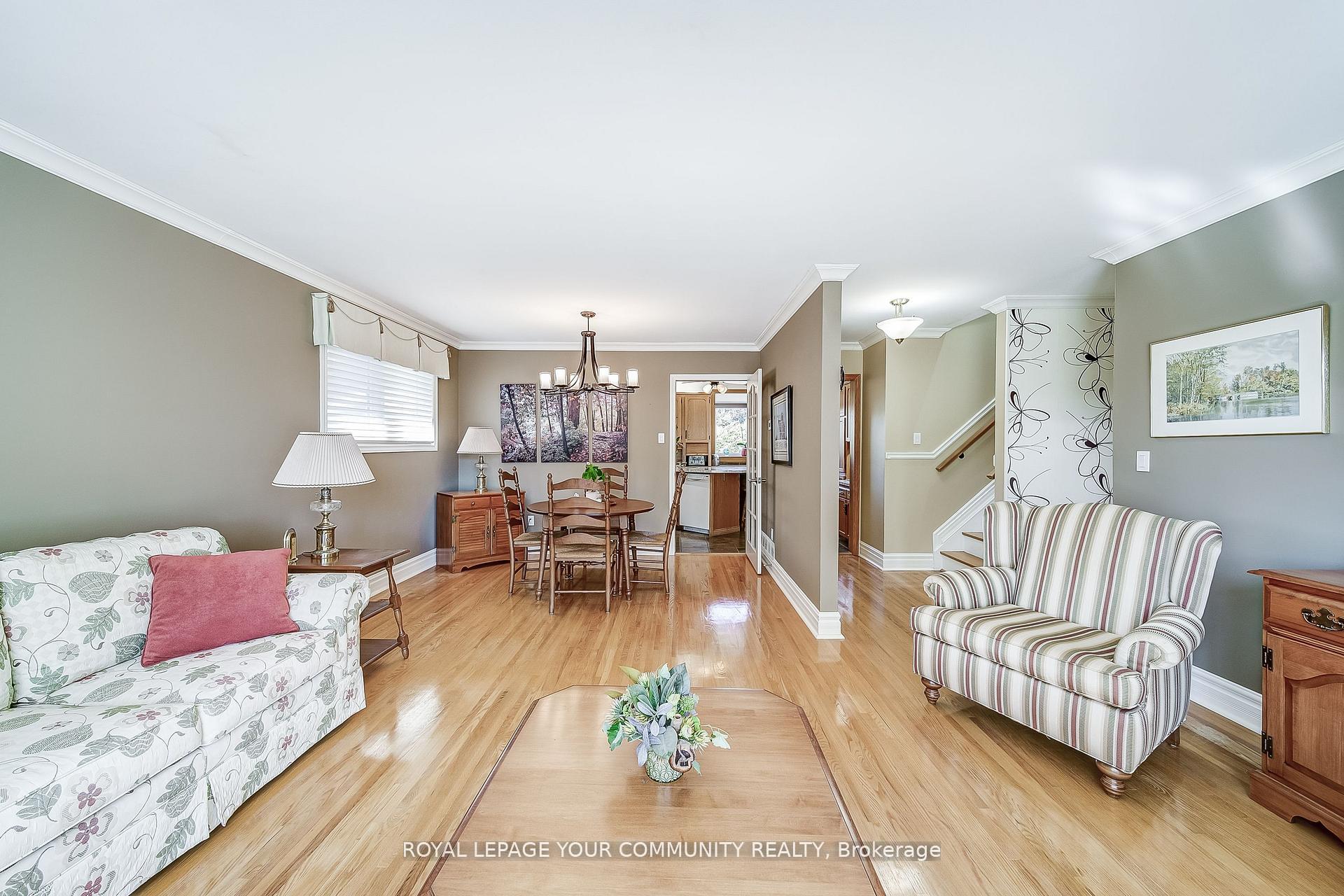 Photo 7 of 36 Devins Drive, Aurora, Aurora Heights — HOMEH