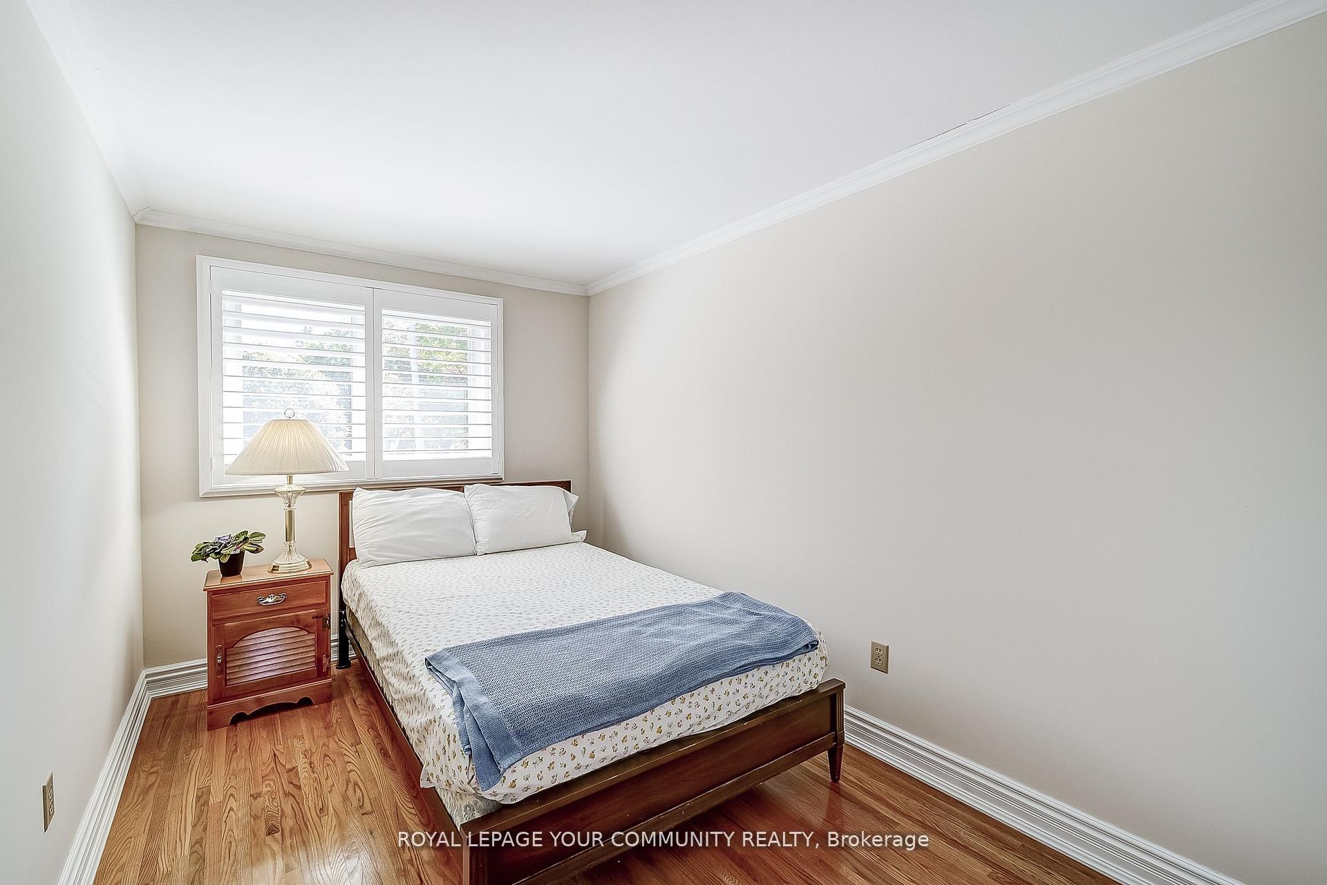 Photo 16 of 36 Devins Drive, Aurora, Aurora Heights — HOMEH