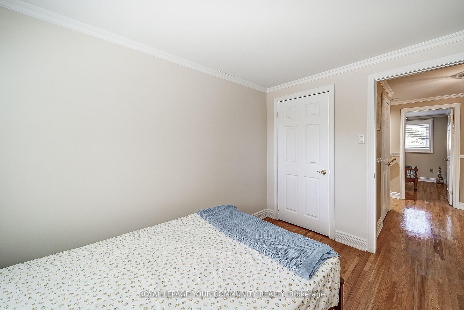Photo 17 of 36 Devins Drive, Aurora, Aurora Heights — HOMEH