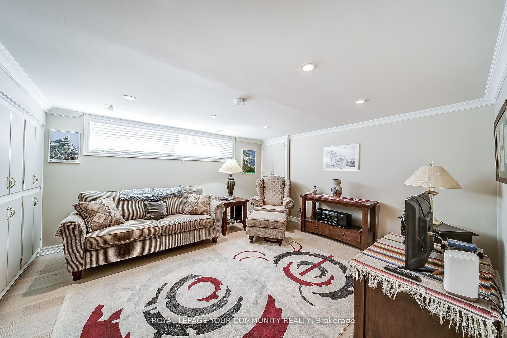 Photo 21 of 36 Devins Drive, Aurora, Aurora Heights — HOMEH