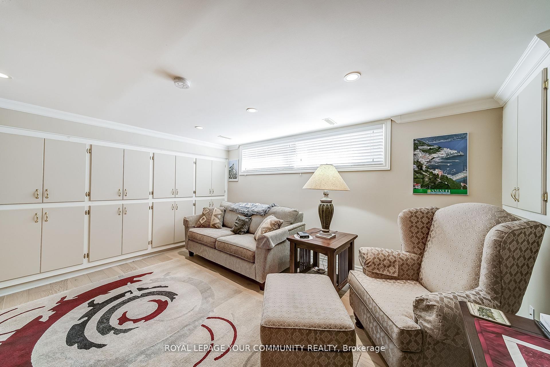 Photo 27 of 36 Devins Drive, Aurora, Aurora Heights — HOMEH