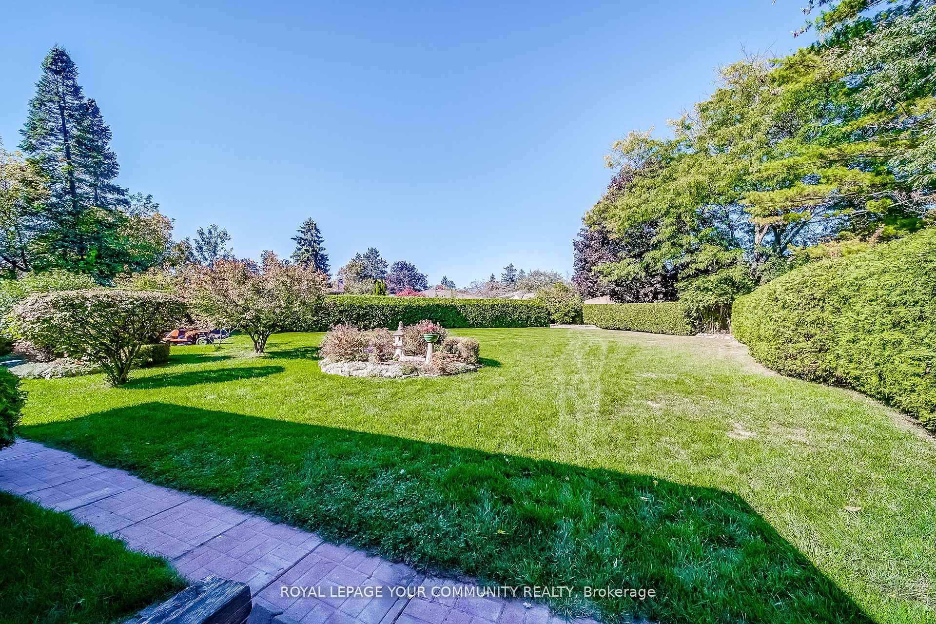 Photo 25 of 36 Devins Drive, Aurora, Aurora Heights — HOMEH