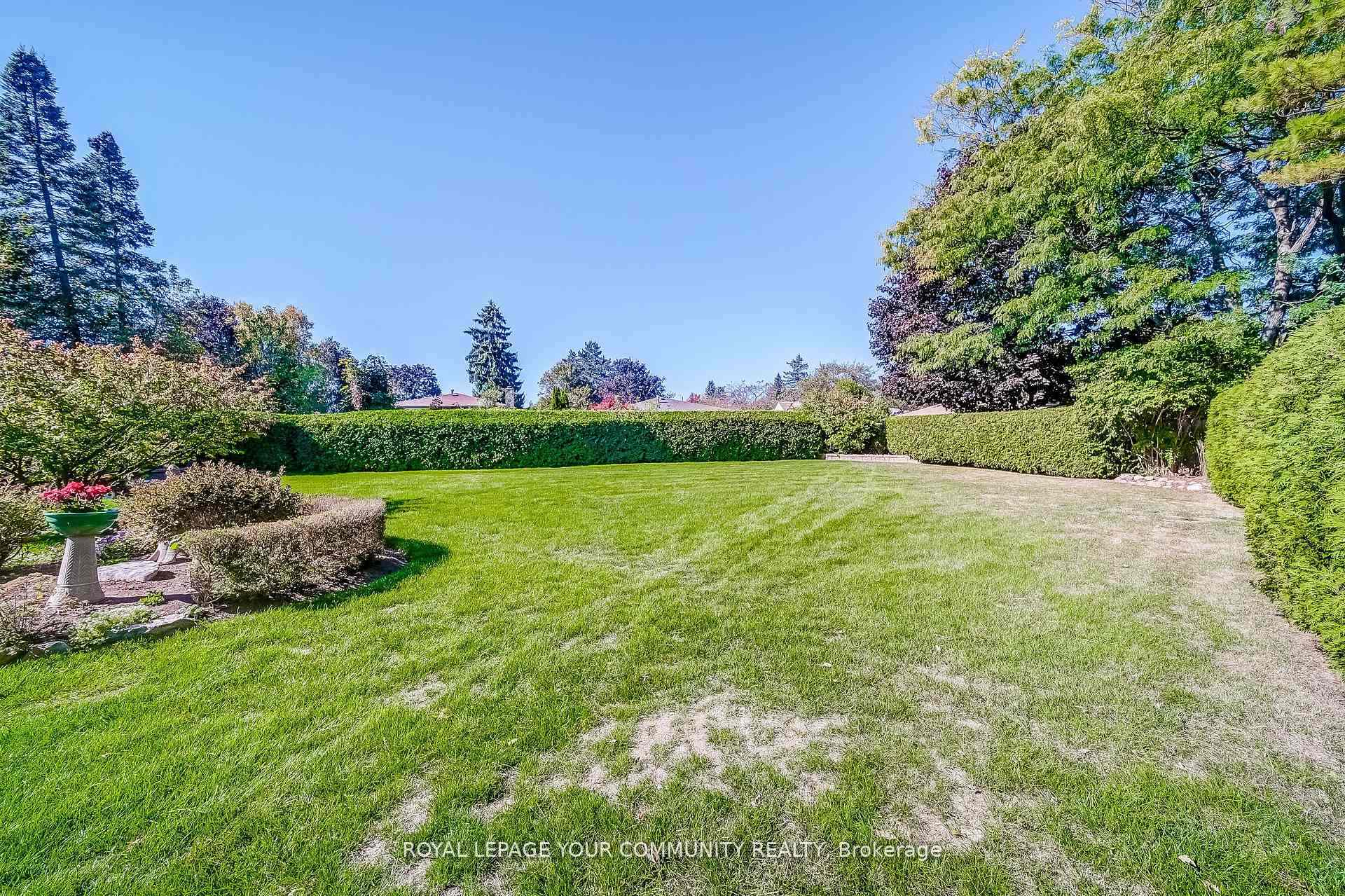 Photo 34 of 36 Devins Drive, Aurora, Aurora Heights — HOMEH