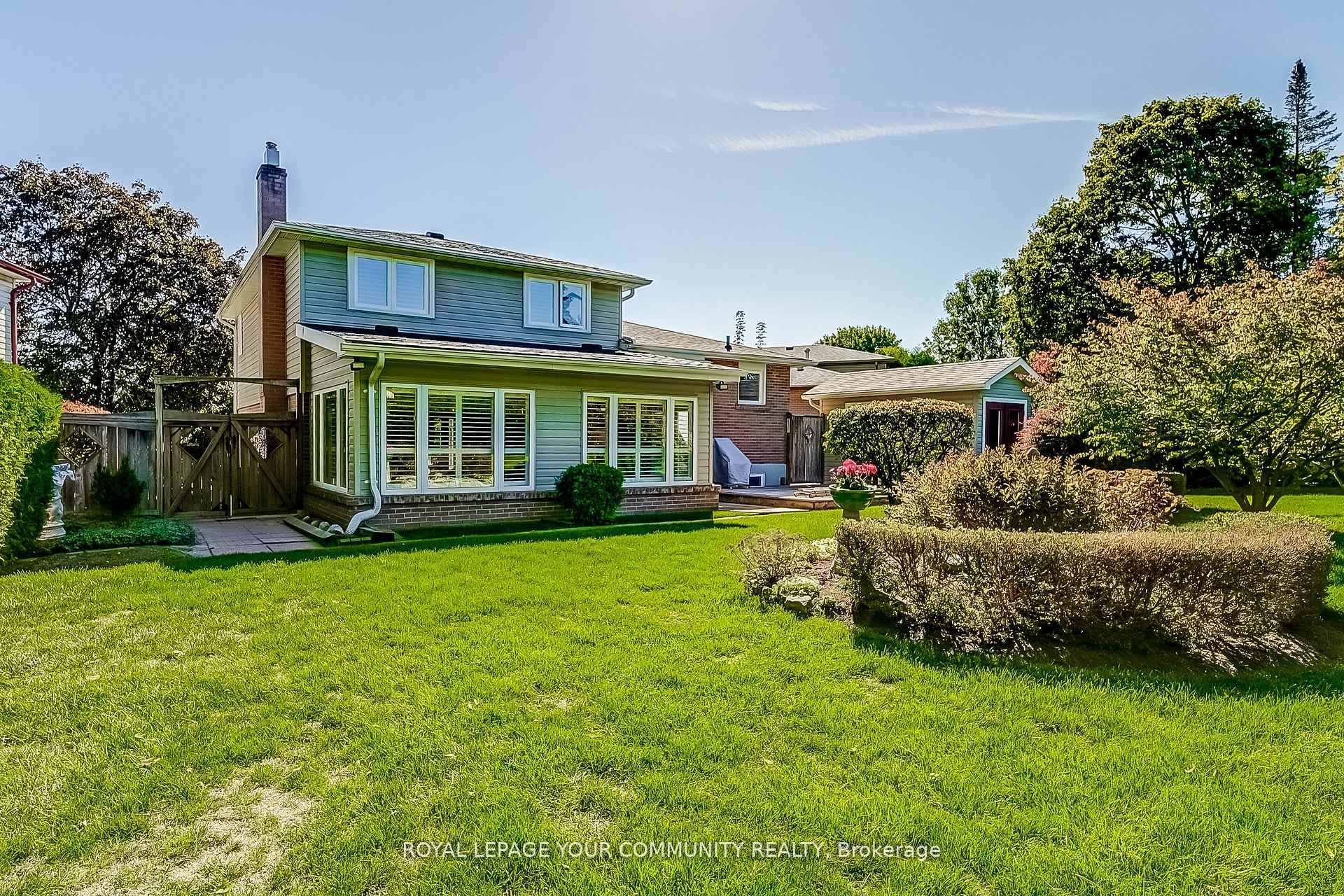 Photo 28 of 36 Devins Drive, Aurora, Aurora Heights — HOMEH