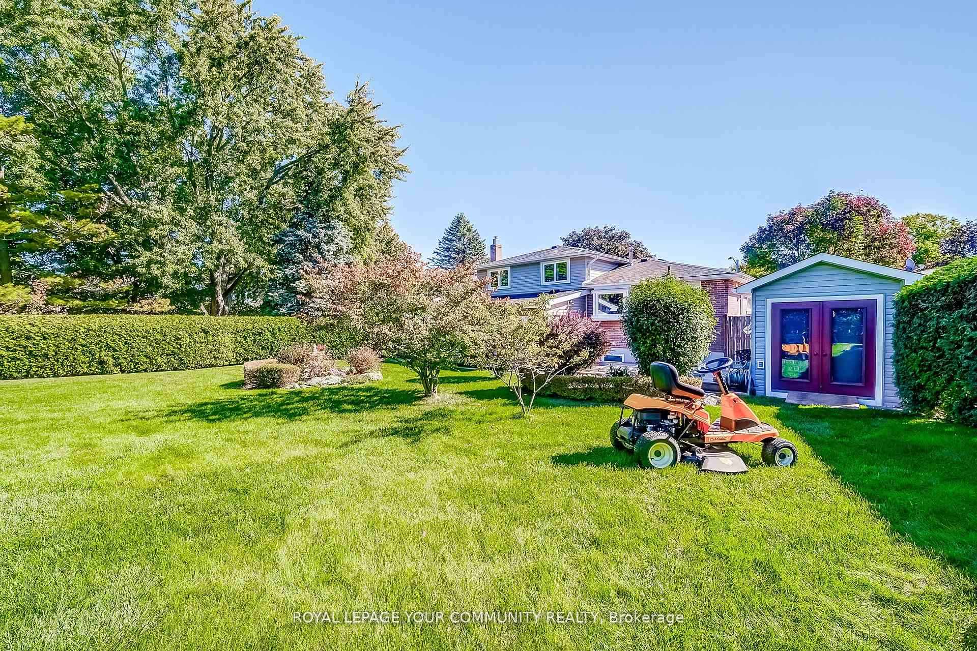 Photo 39 of 36 Devins Drive, Aurora, Aurora Heights — HOMEH