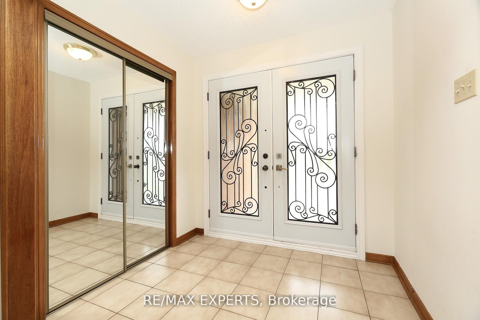Photo 4 of 129 Father Ermanno Crescent, Vaughan, East Woodbridge — HOMEH