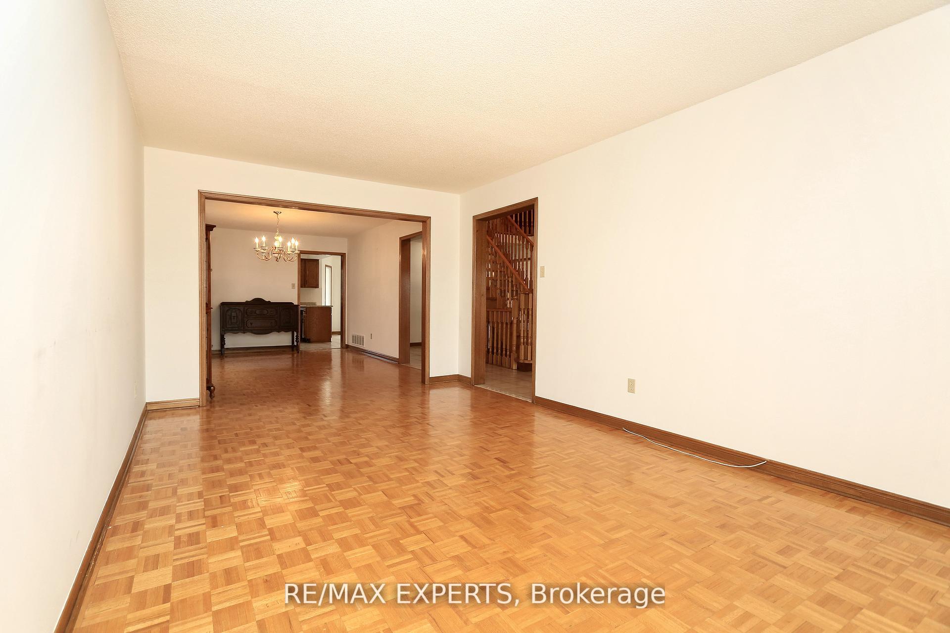 Photo 9 of 129 Father Ermanno Crescent, Vaughan, East Woodbridge — HOMEH